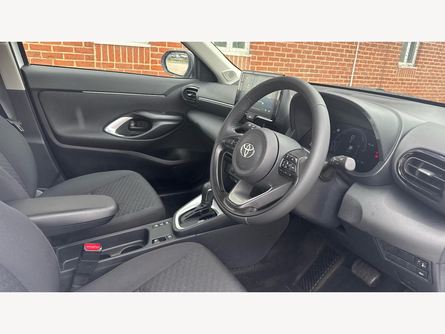 Used Toyota Yaris Cross 2025 for sale - 76201003: Photo 13