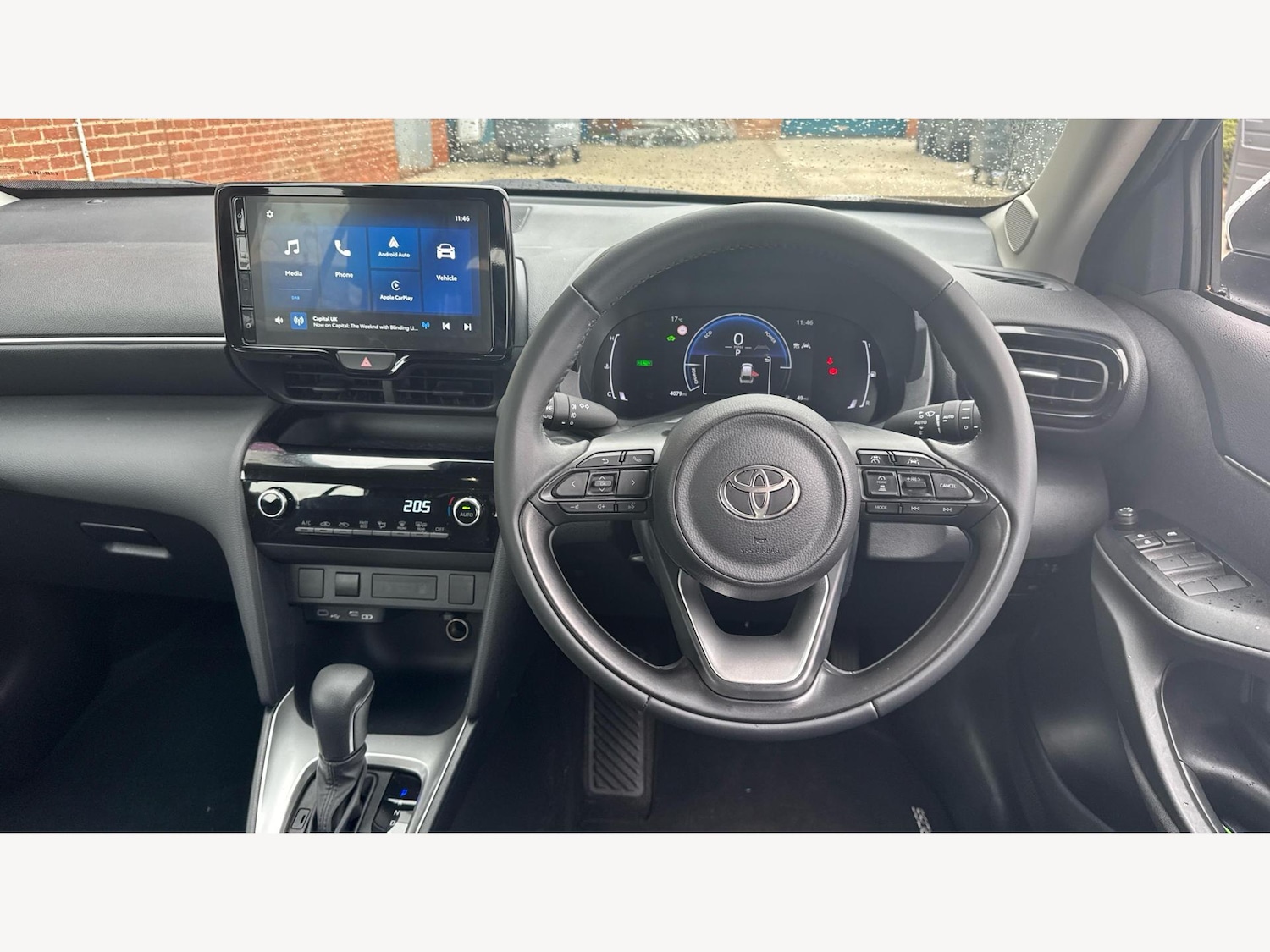 Used Toyota Yaris Cross 2025 for sale - 76201003: Photo 8