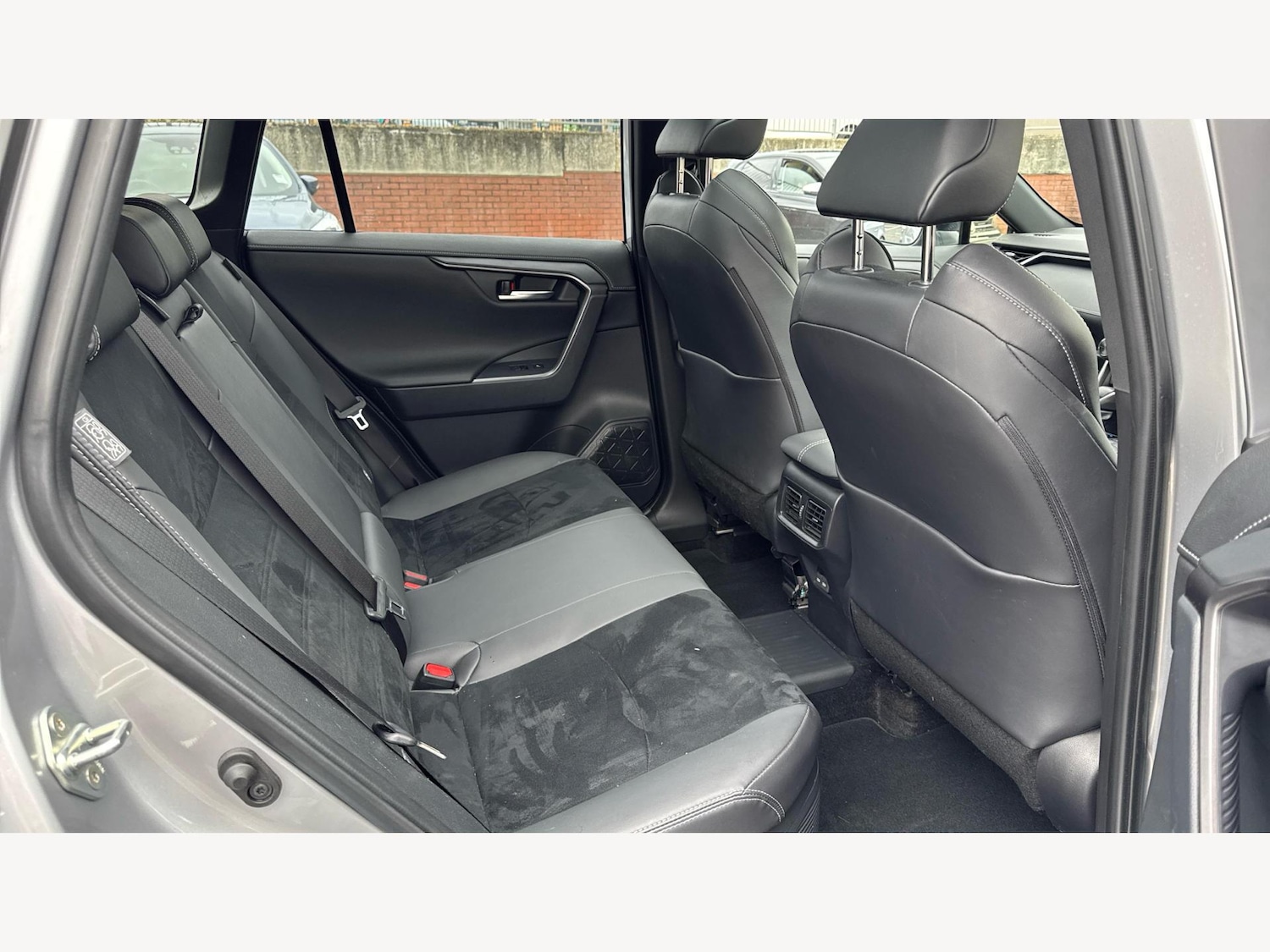 Used Toyota RAV4 2024 for sale - 76001443: Photo 14