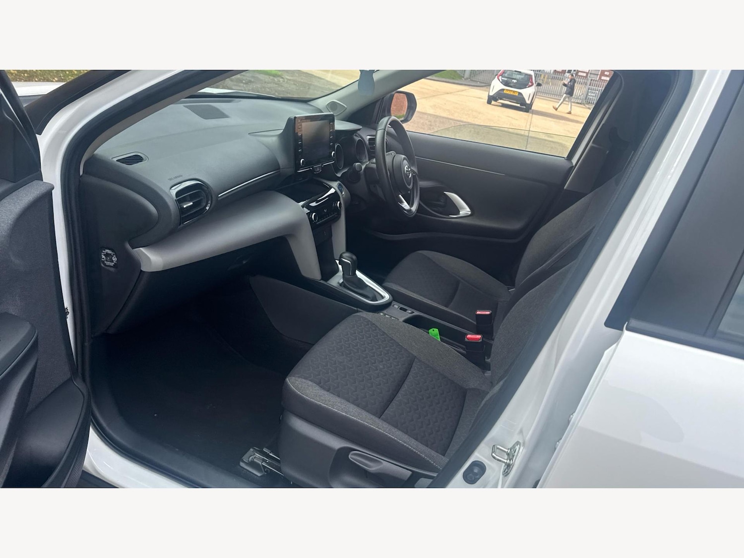 Used Toyota Yaris Cross 2022 for sale - 76371264: Photo 12