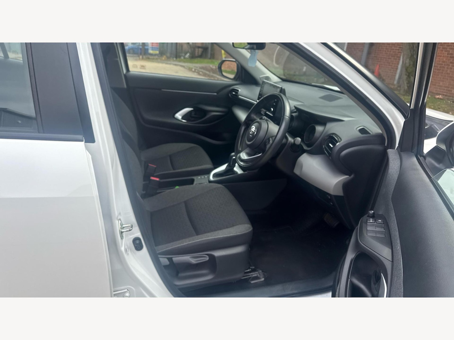 Used Toyota Yaris Cross 2022 for sale - 76371264: Photo 13