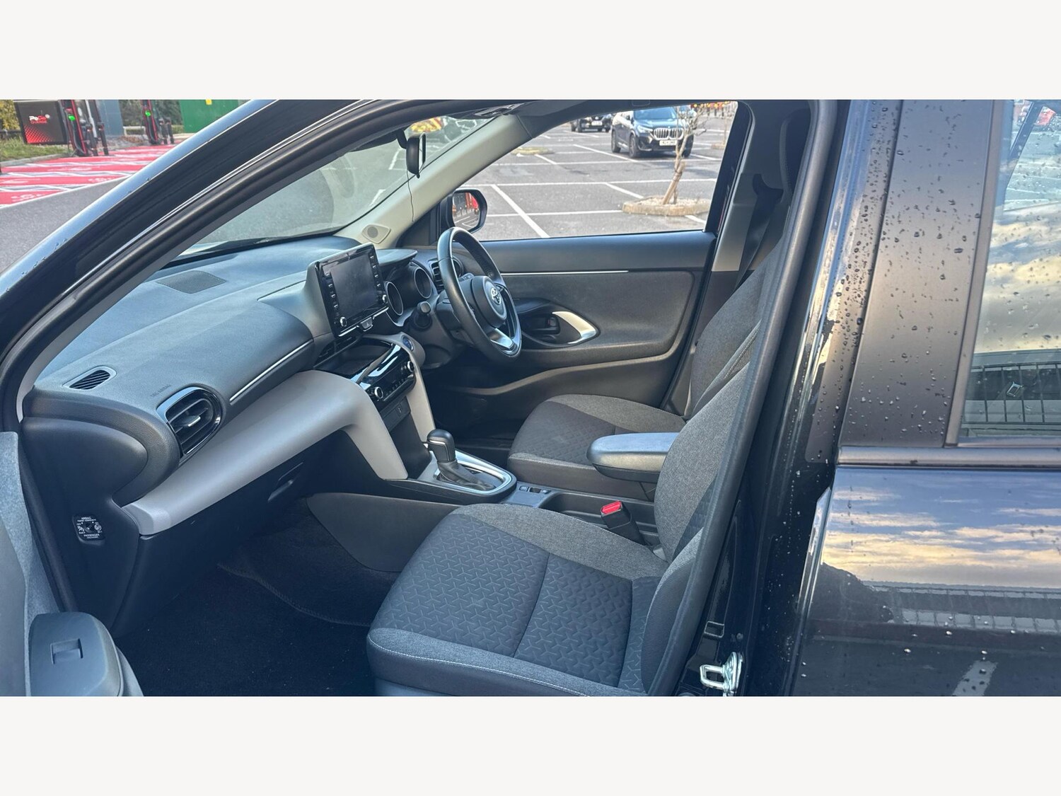 Used Toyota Yaris Cross 2022 for sale - 76849632: Photo 12