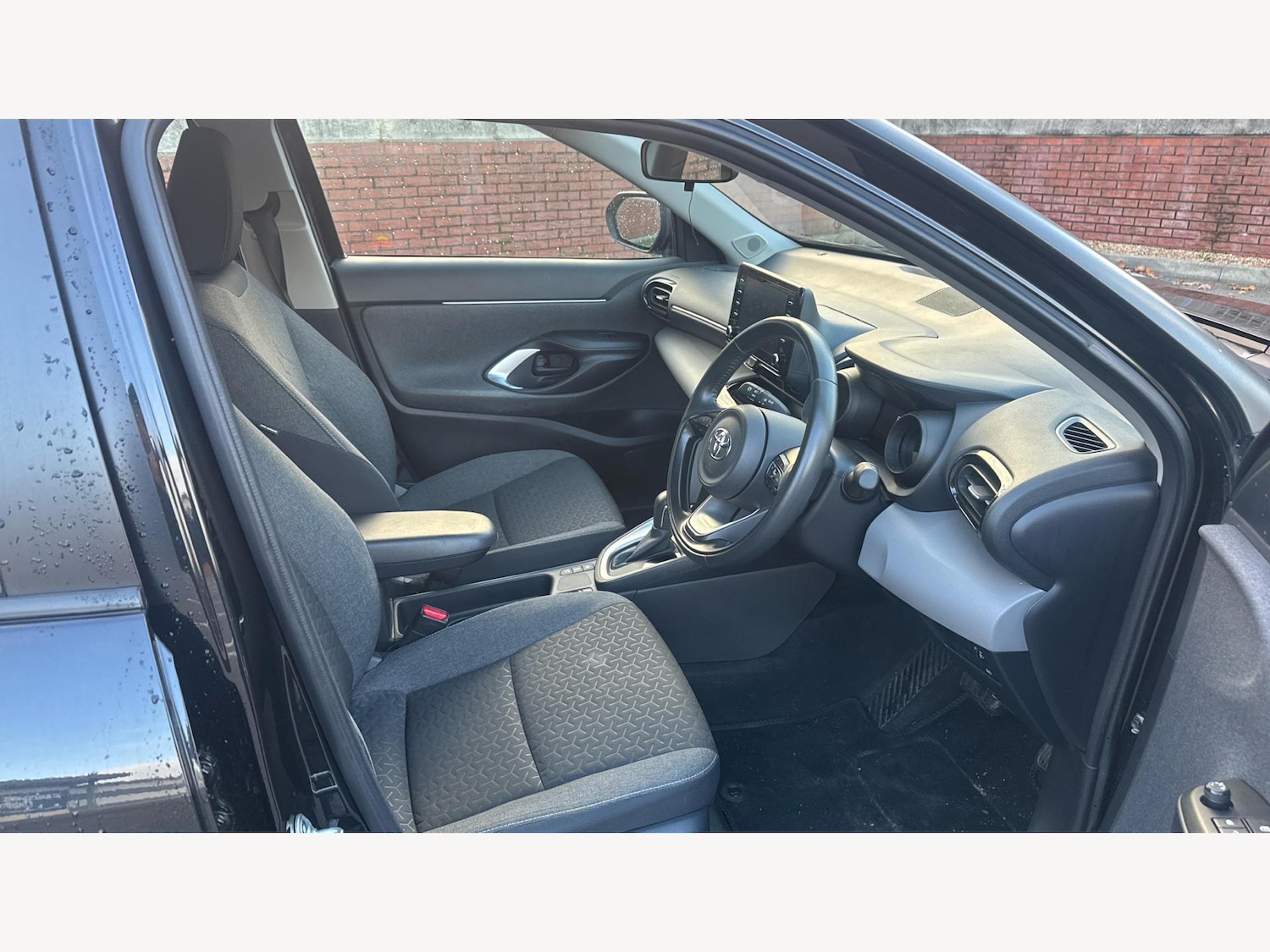 Used Toyota Yaris Cross 2022 for sale - 76849632: Photo 13