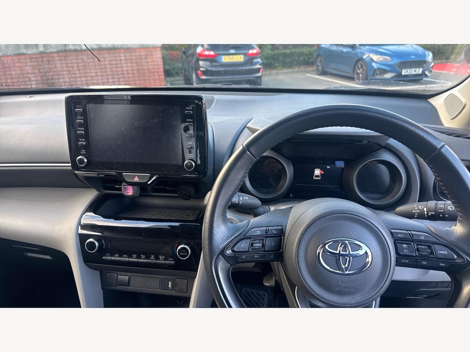 Used Toyota Yaris Cross 2022 for sale - 76849632: Photo 8