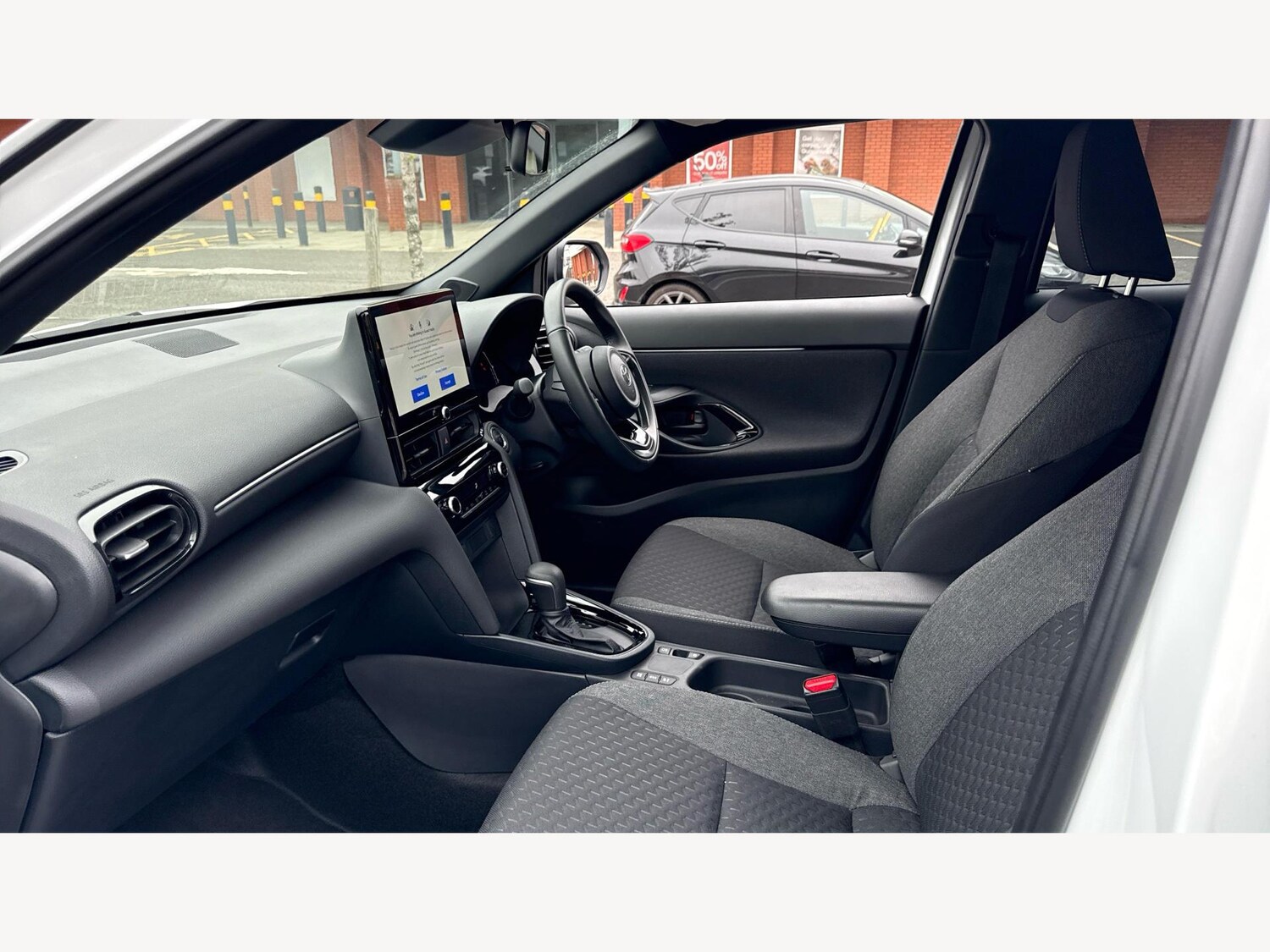 Used Toyota Yaris Cross 2025 for sale - 76296008: Photo 12