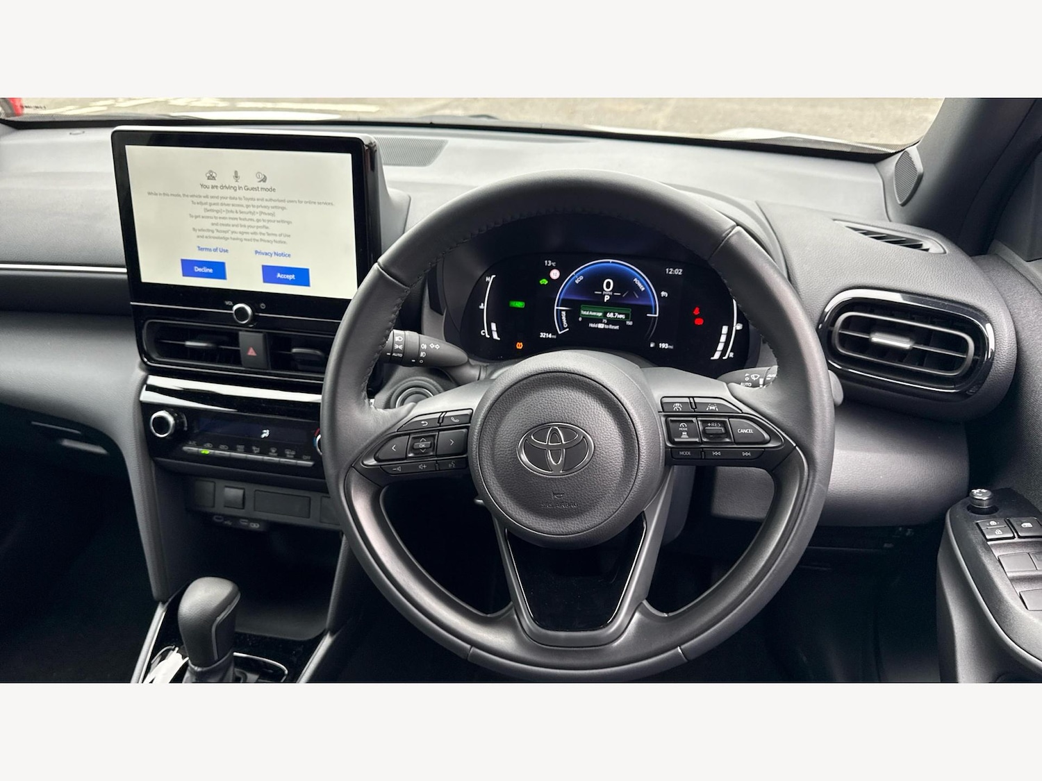 Used Toyota Yaris Cross 2025 for sale - 76296008: Photo 8