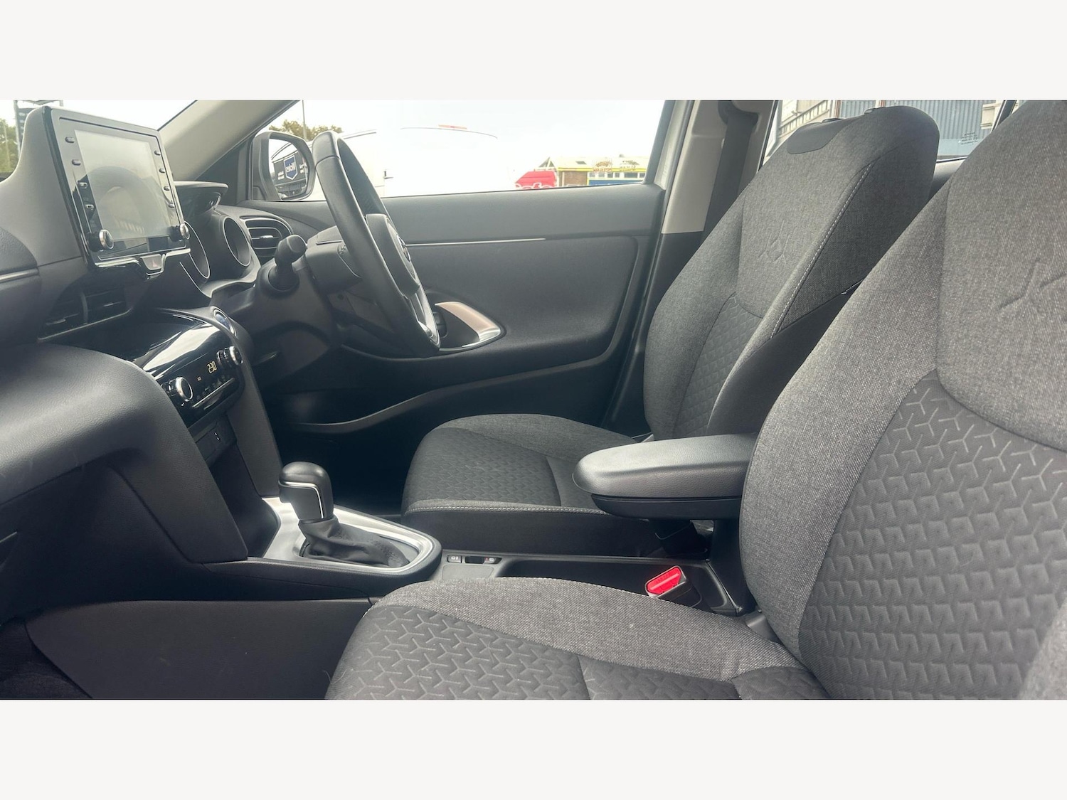 Used Toyota Yaris Cross 2023 for sale - 76634302: Photo 12