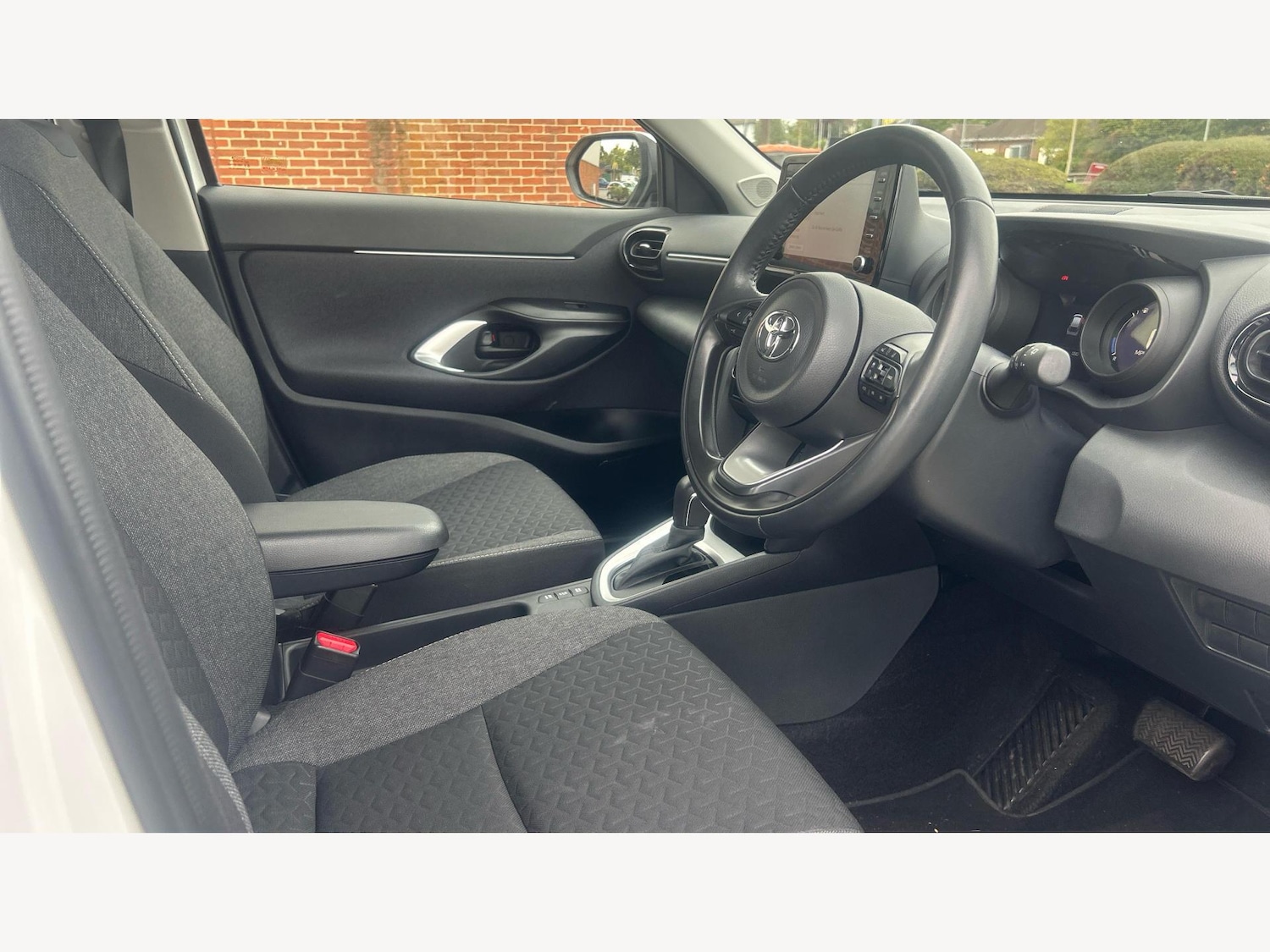 Used Toyota Yaris Cross 2023 for sale - 76634302: Photo 13