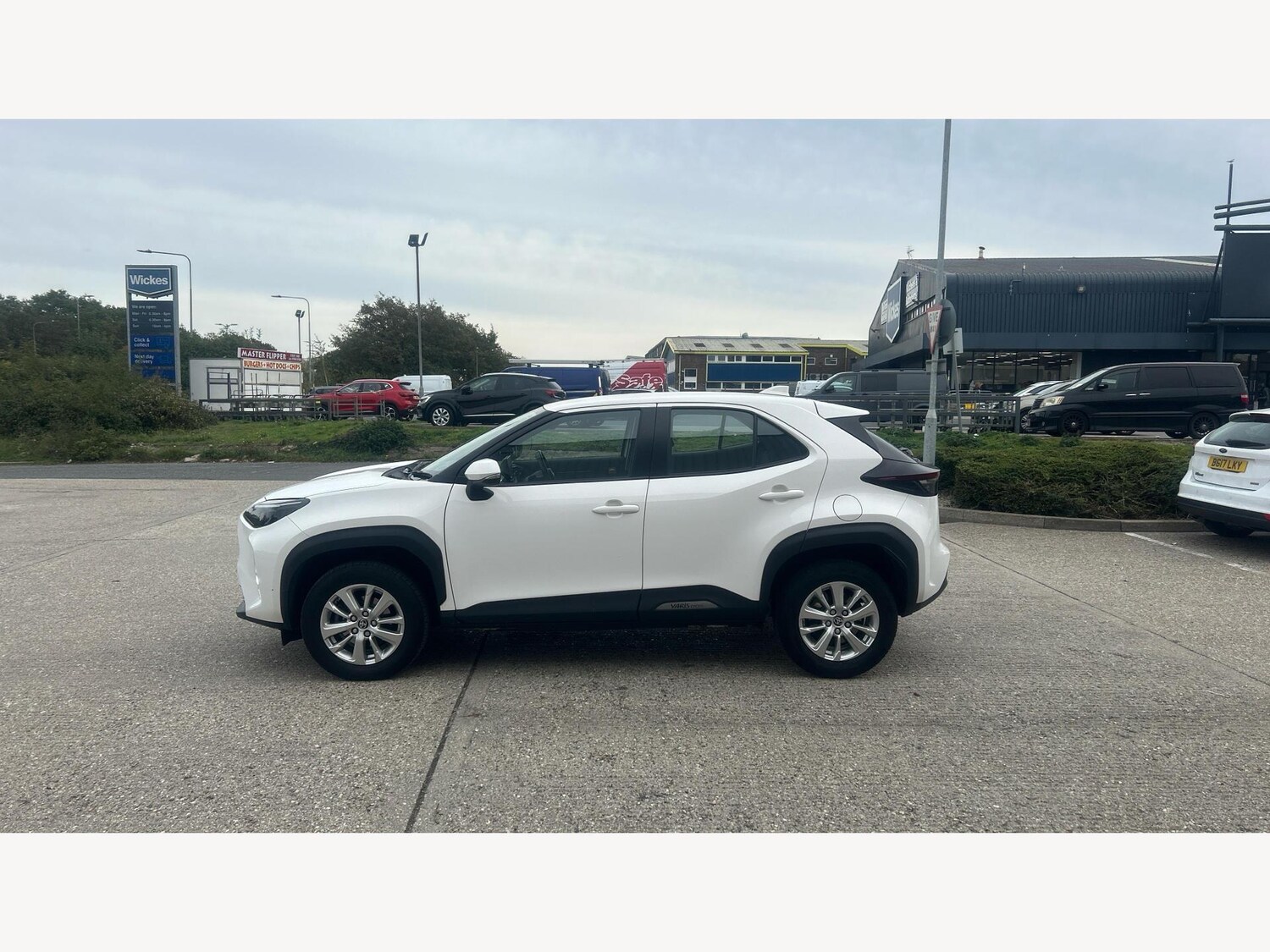 Used Toyota Yaris Cross 2023 for sale - 76634302: Photo 19