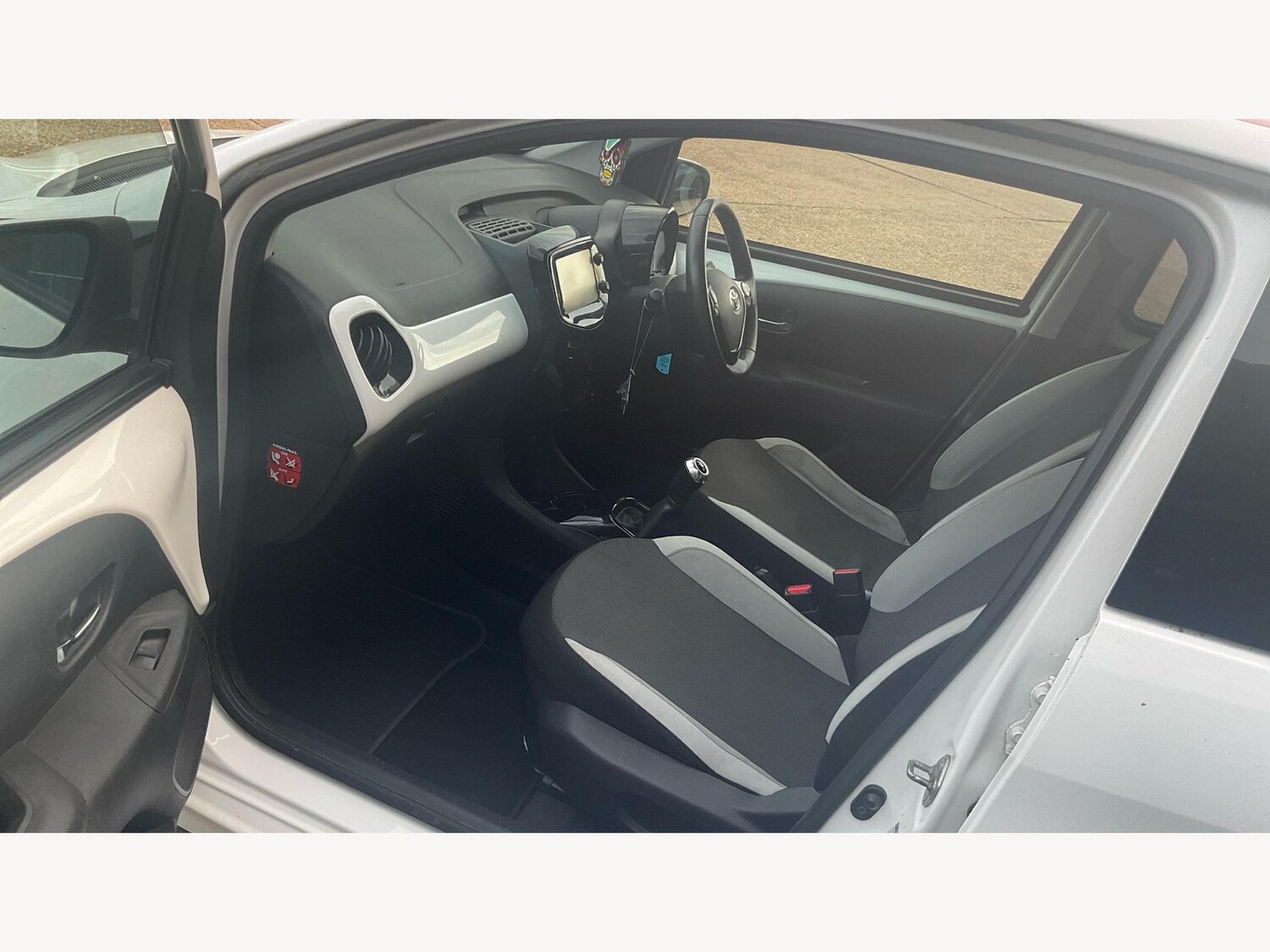 Used Toyota AYGO 2018 for sale - 76613072: Photo 12