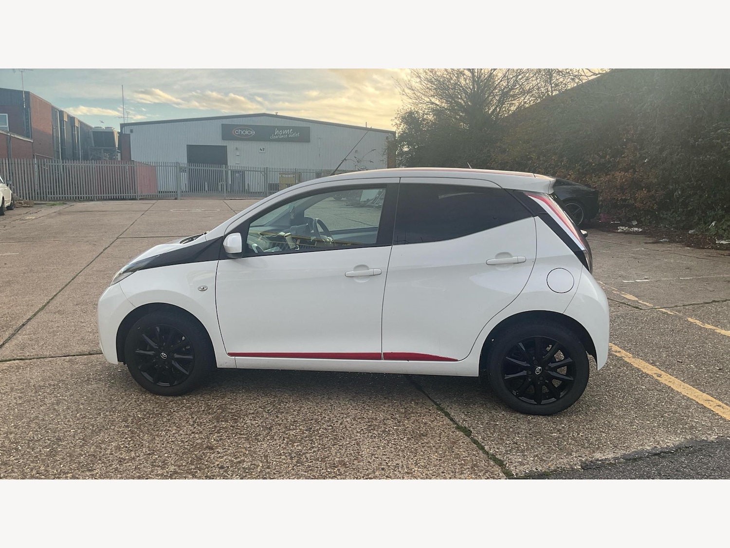 Used Toyota AYGO 2018 for sale - 76613072: Photo 19