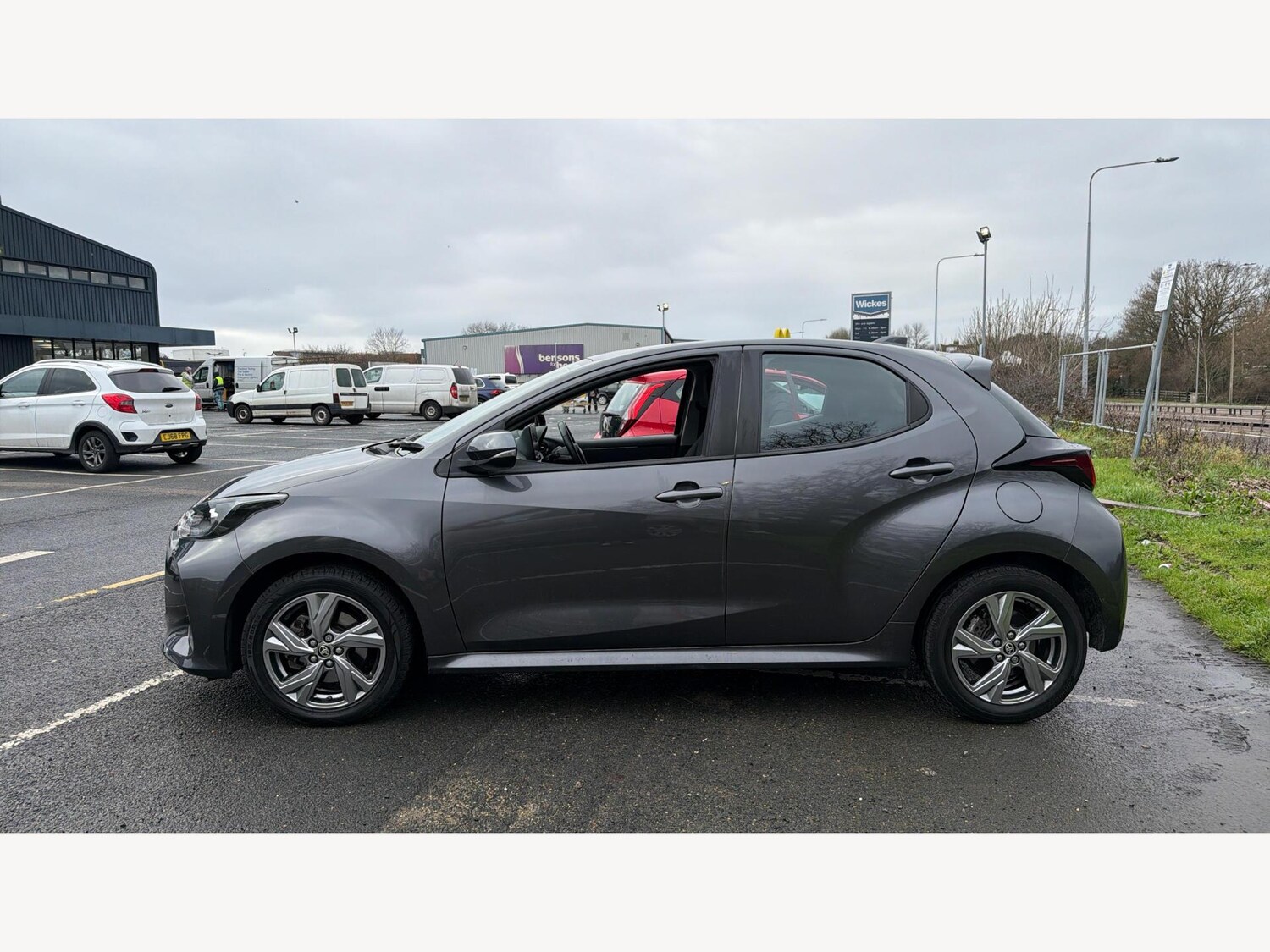 Used Toyota Yaris 2024 for sale - 77509799: Photo 19