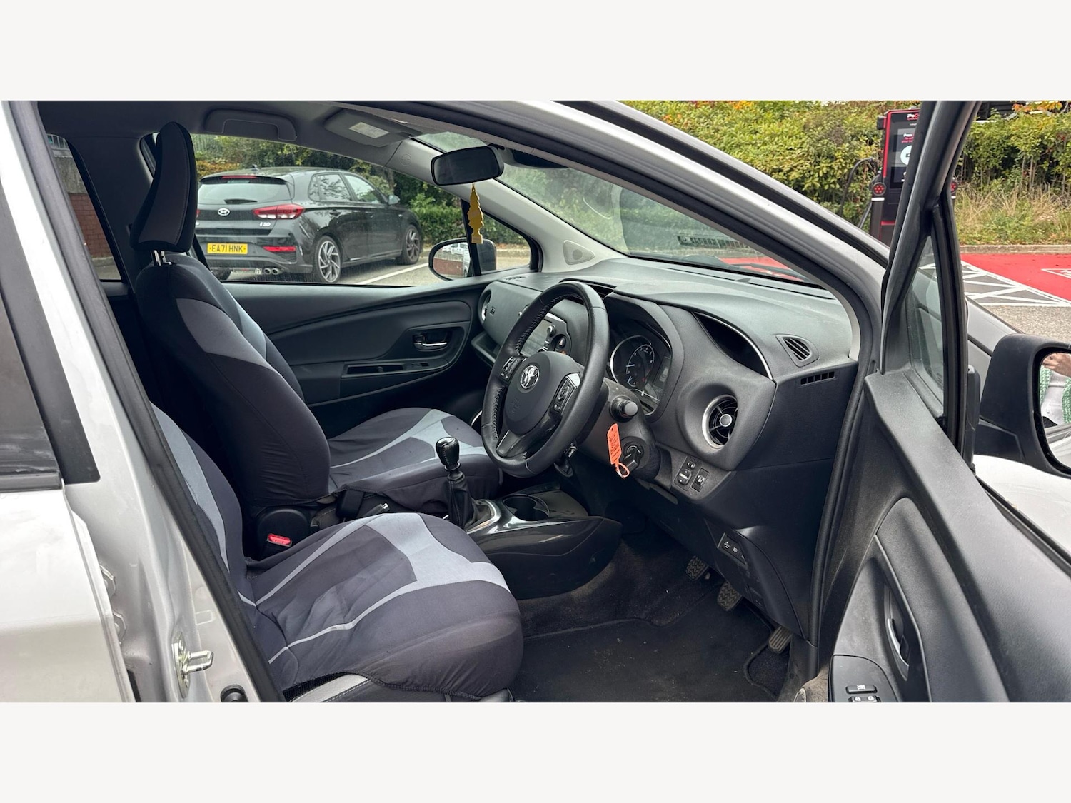 Used Toyota Yaris 2019 for sale - 76370496: Photo 13