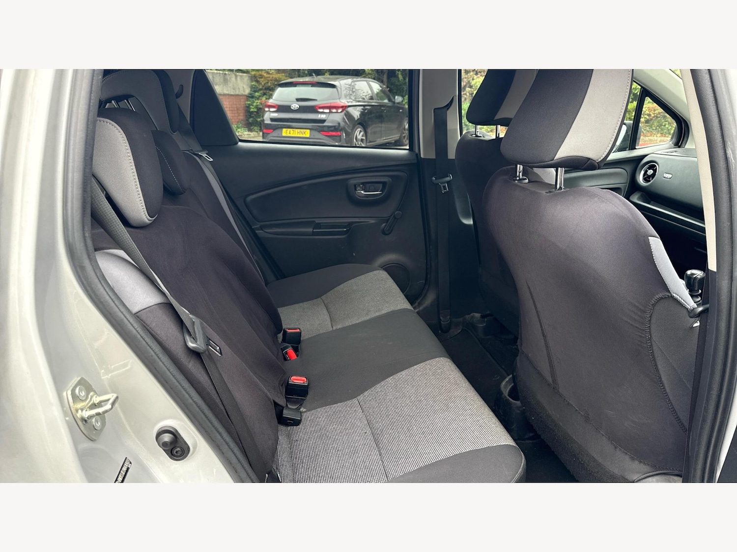 Used Toyota Yaris 2019 for sale - 76370496: Photo 14