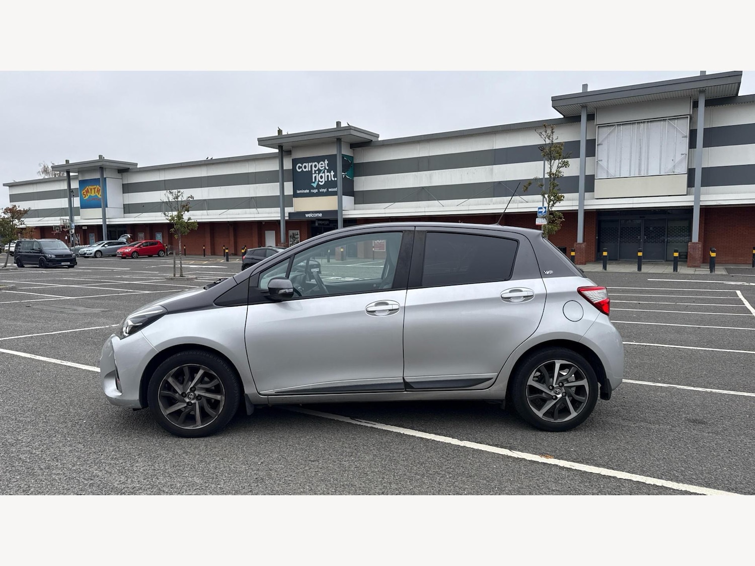 Used Toyota Yaris 2019 for sale - 76370496: Photo 19
