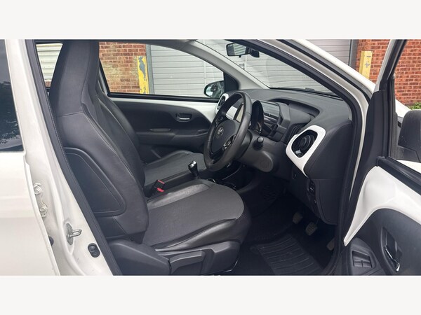 Used Toyota AYGO 2015 for sale - 76201442: Photo 13