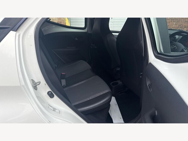 Used Toyota AYGO 2015 for sale - 76201442: Photo 14