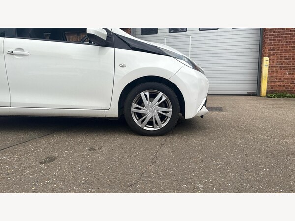 Used Toyota AYGO 2015 for sale - 76201442: Photo 20