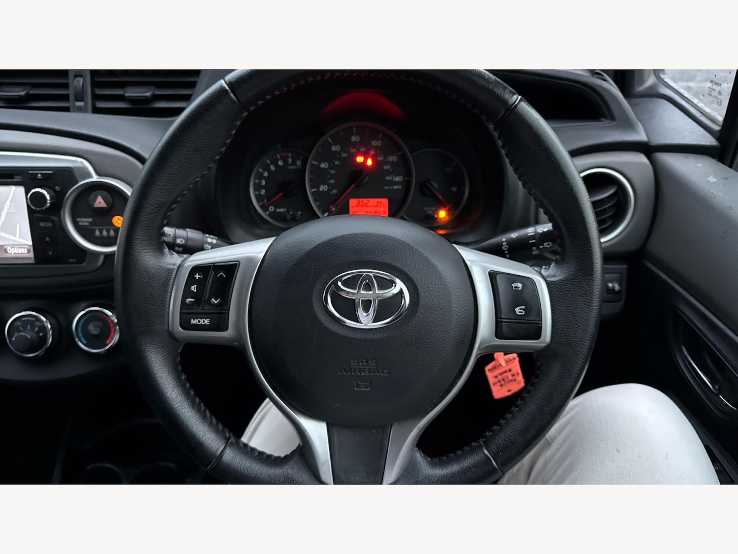 Used Toyota Yaris 2013 for sale - 76613182: Photo 10