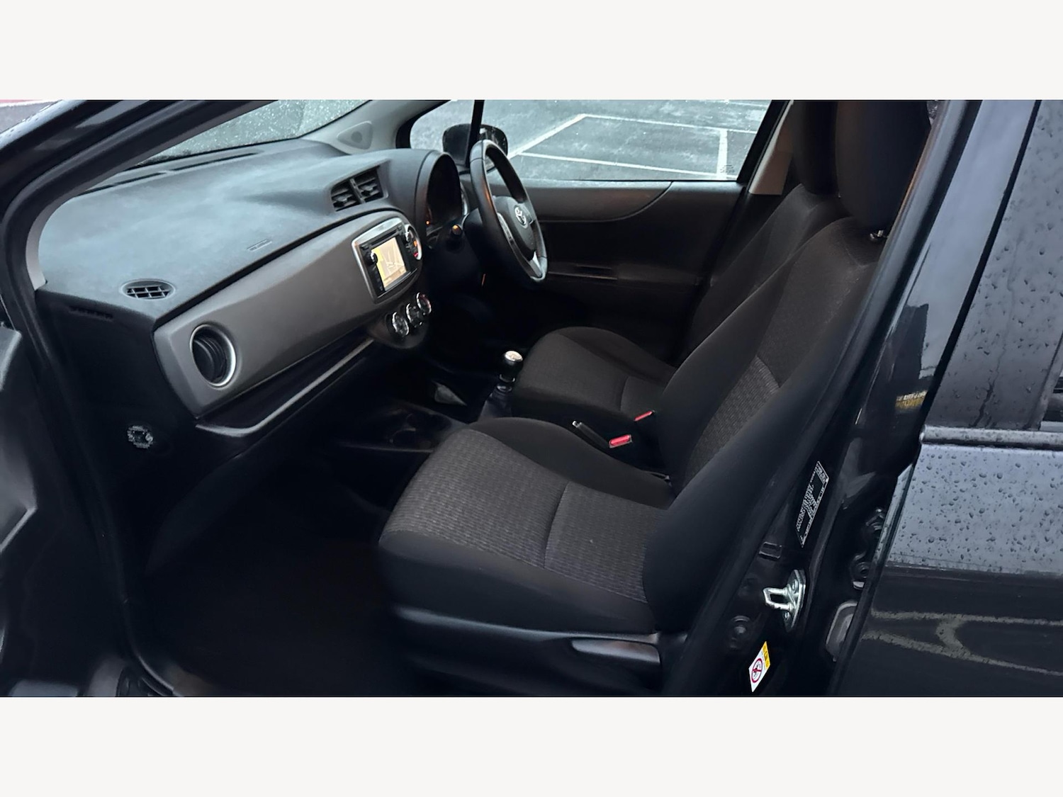 Used Toyota Yaris 2013 for sale - 76613182: Photo 12