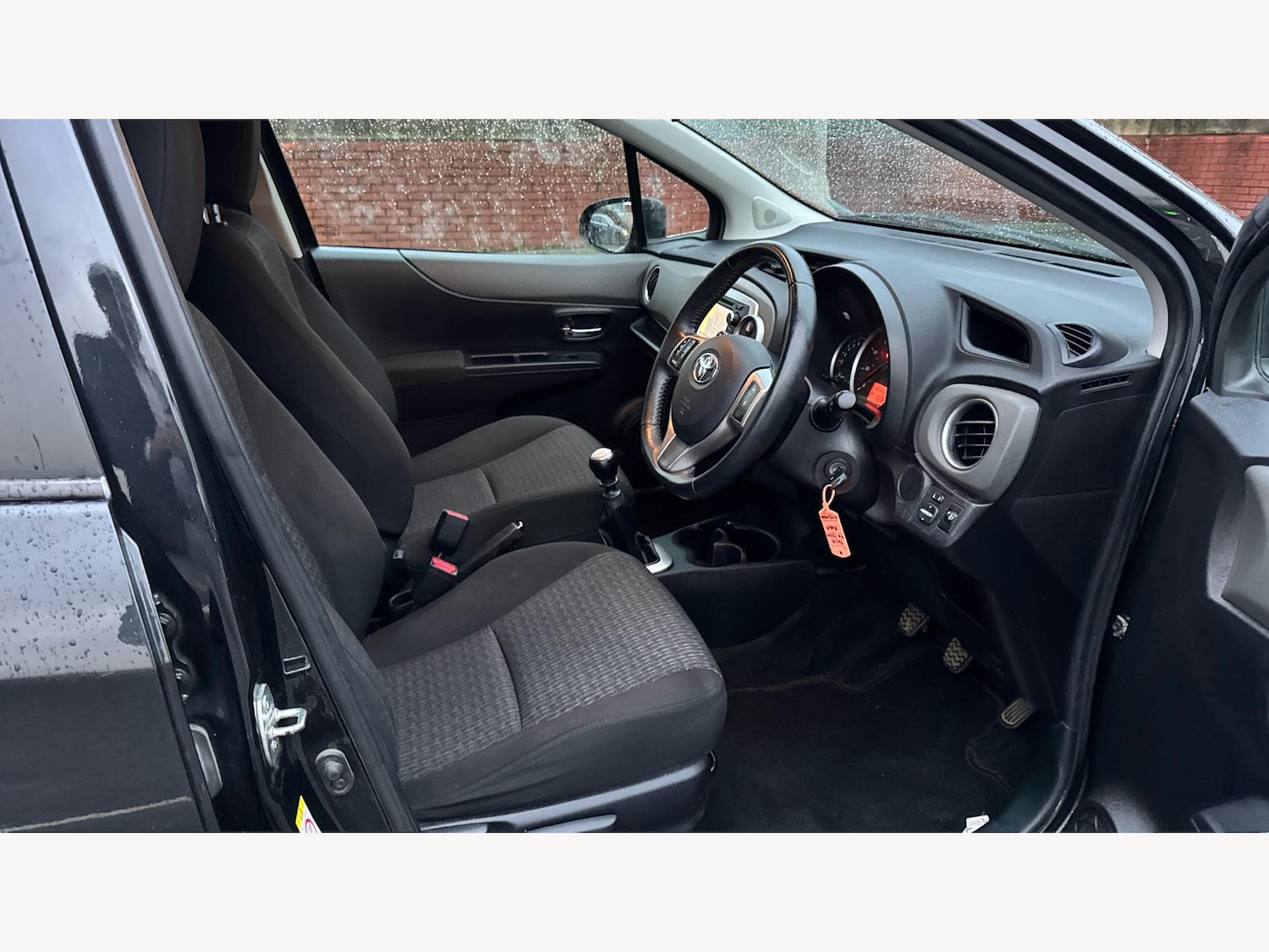 Used Toyota Yaris 2013 for sale - 76613182: Photo 13