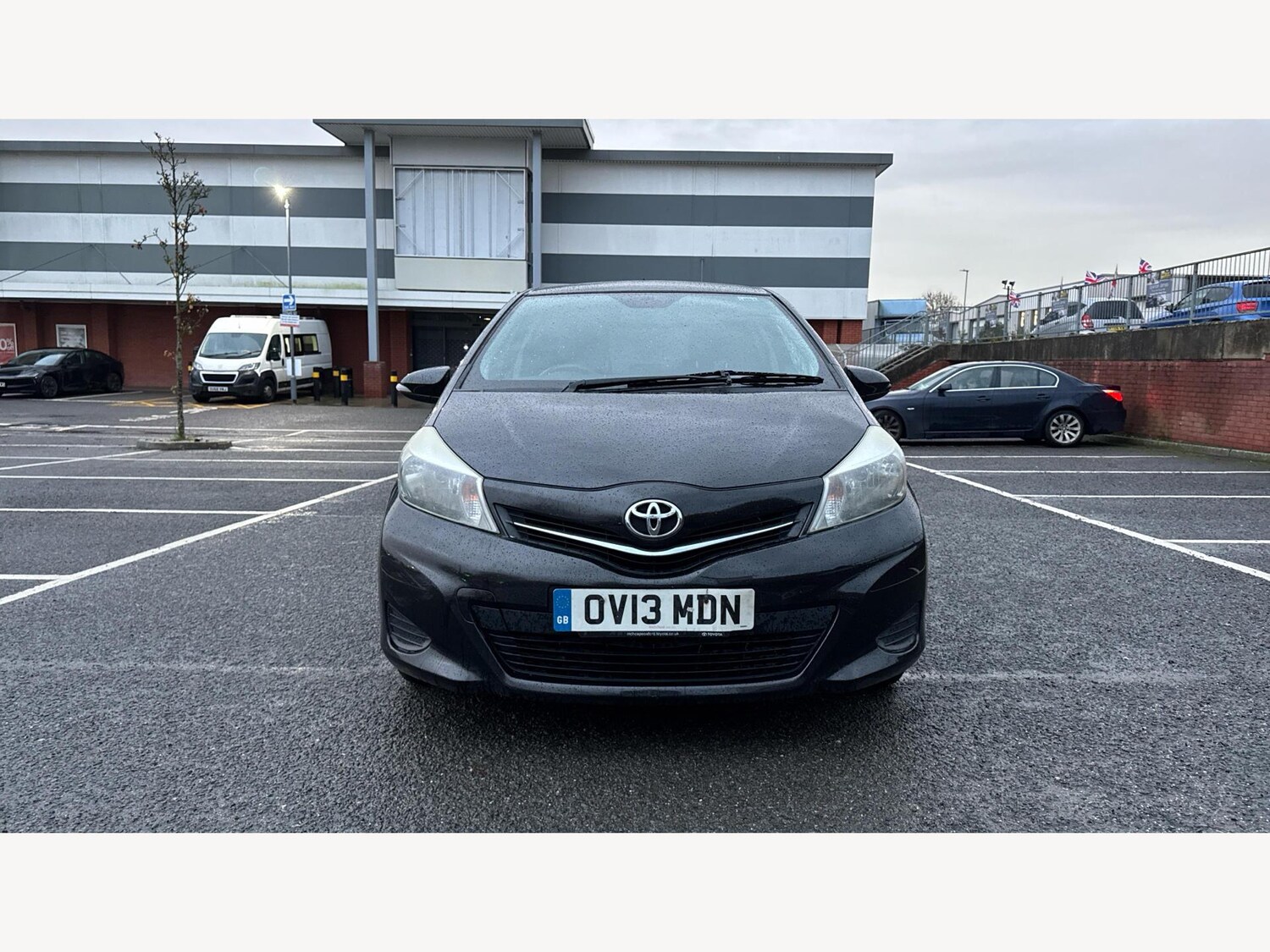 Used Toyota Yaris 2013 for sale - 76613182: Photo 17
