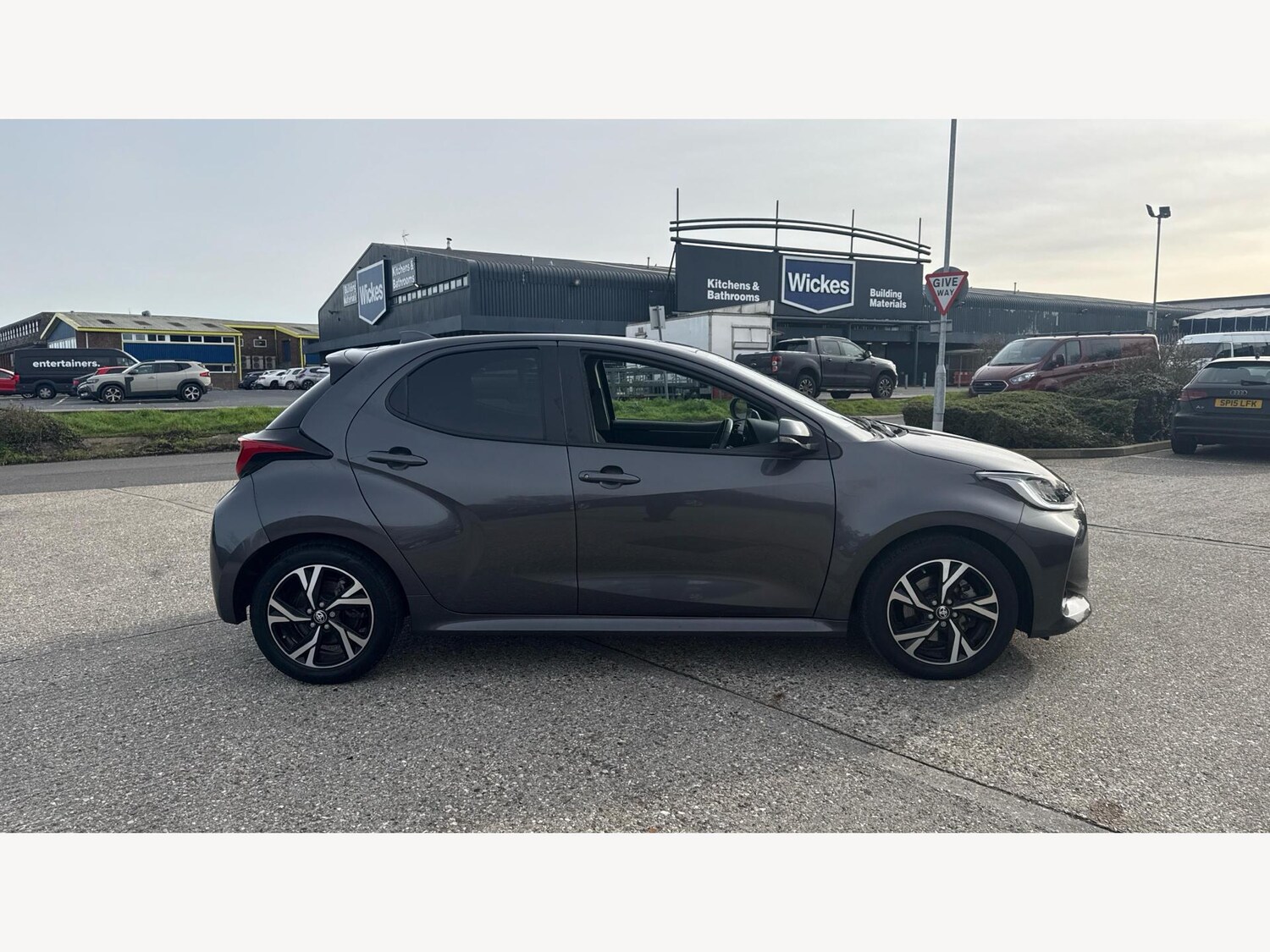 Used Toyota Yaris for sale - 77808419: Photo 18