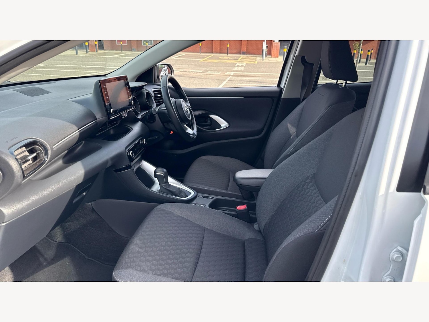 Used Toyota Yaris 2023 for sale - 76370433: Photo 12