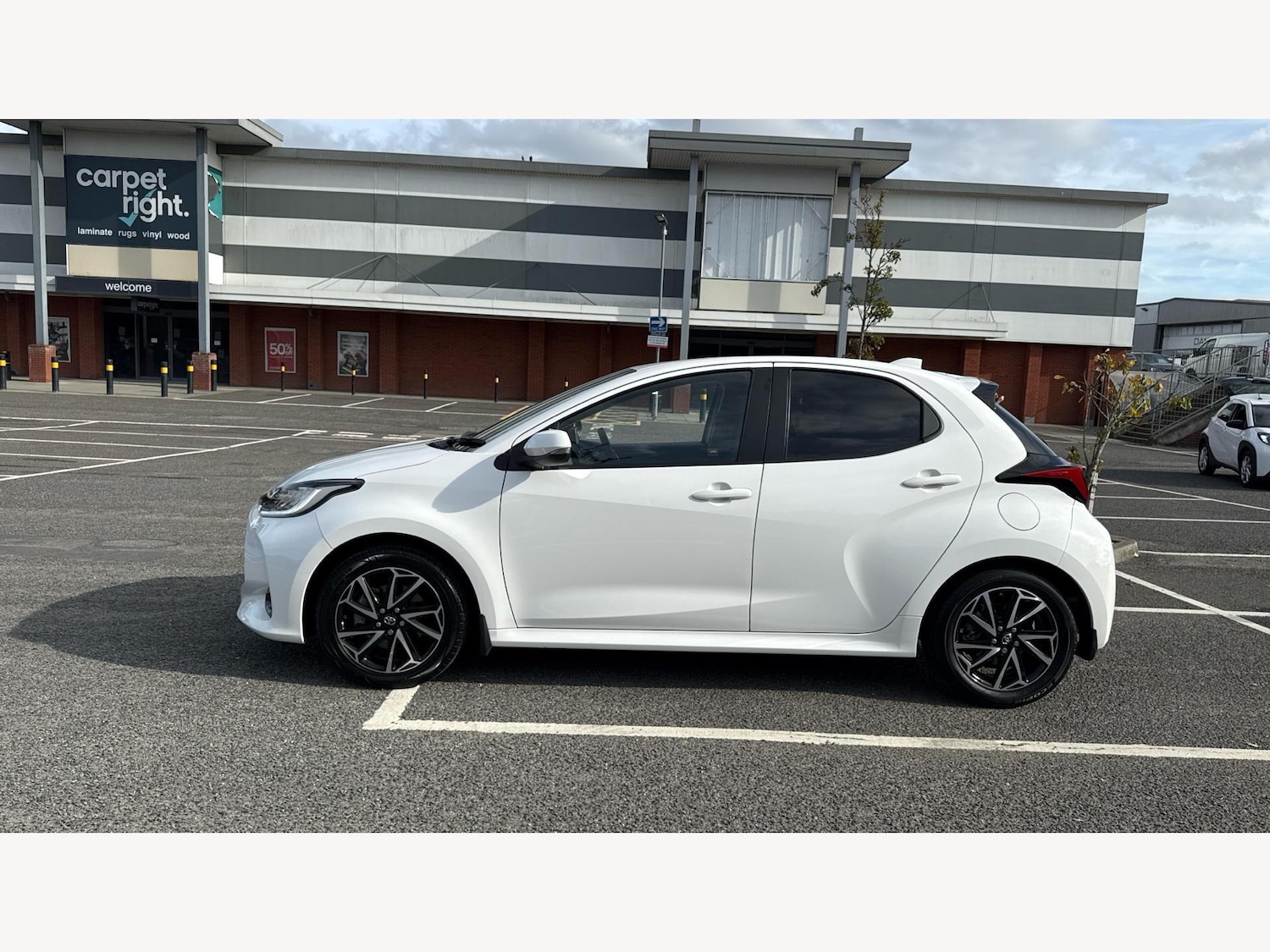 Used Toyota Yaris 2023 for sale - 76370433: Photo 19
