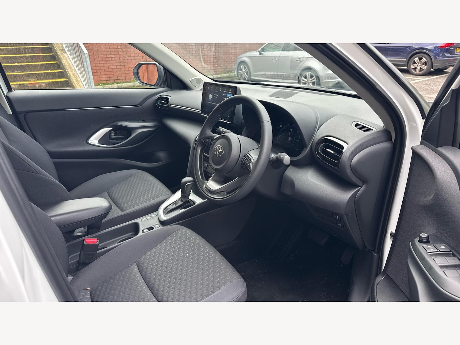 Used Toyota Yaris Cross 2025 for sale - 76200190: Photo 13