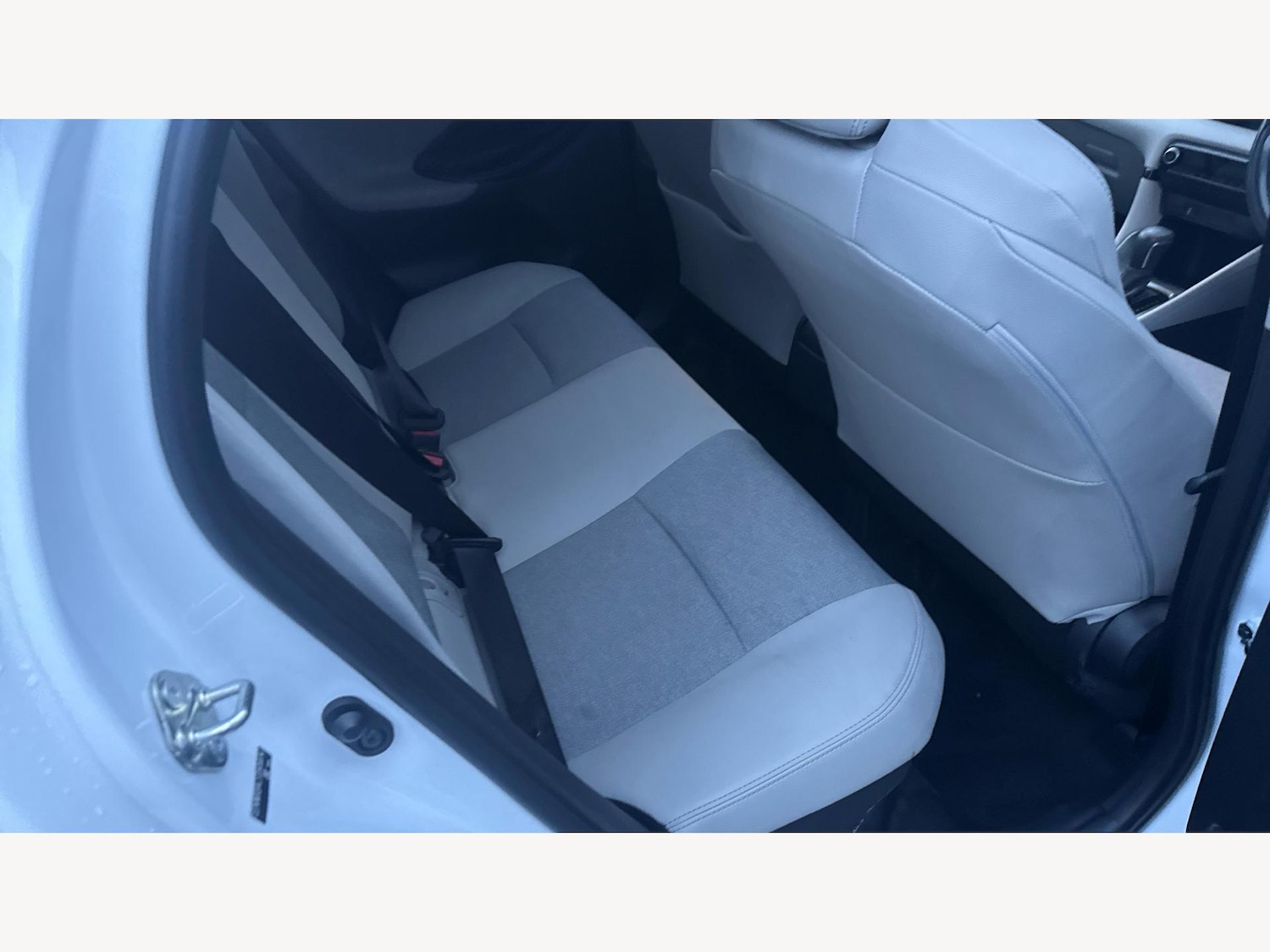 Used Toyota Yaris for sale - 77626146: Photo 14