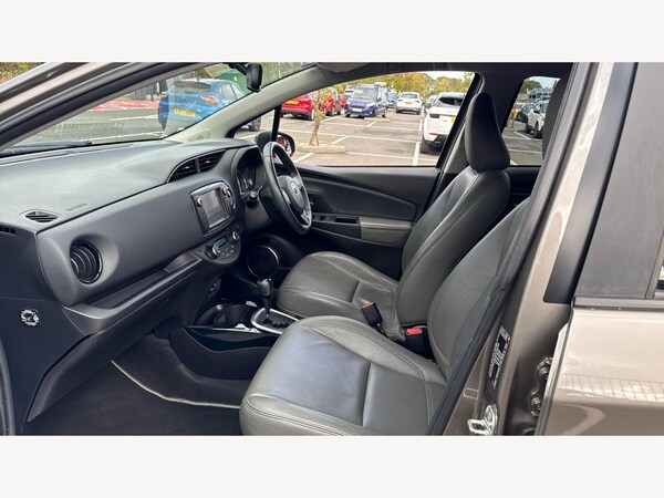 Used Toyota Yaris 2017 for sale - 76199761: Photo 12