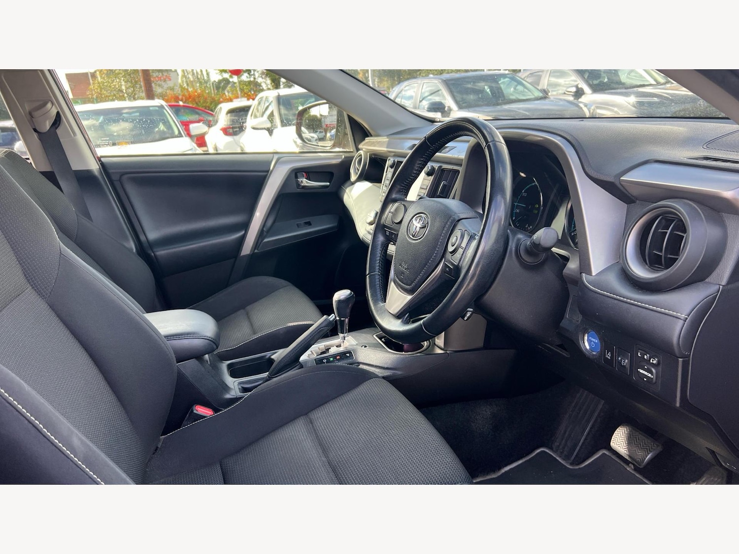 Used Toyota RAV4 2018 for sale - 76200168: Photo 13