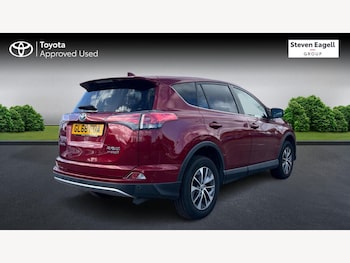 Used Toyota RAV4 2018 for sale - 76200168: Photo 2