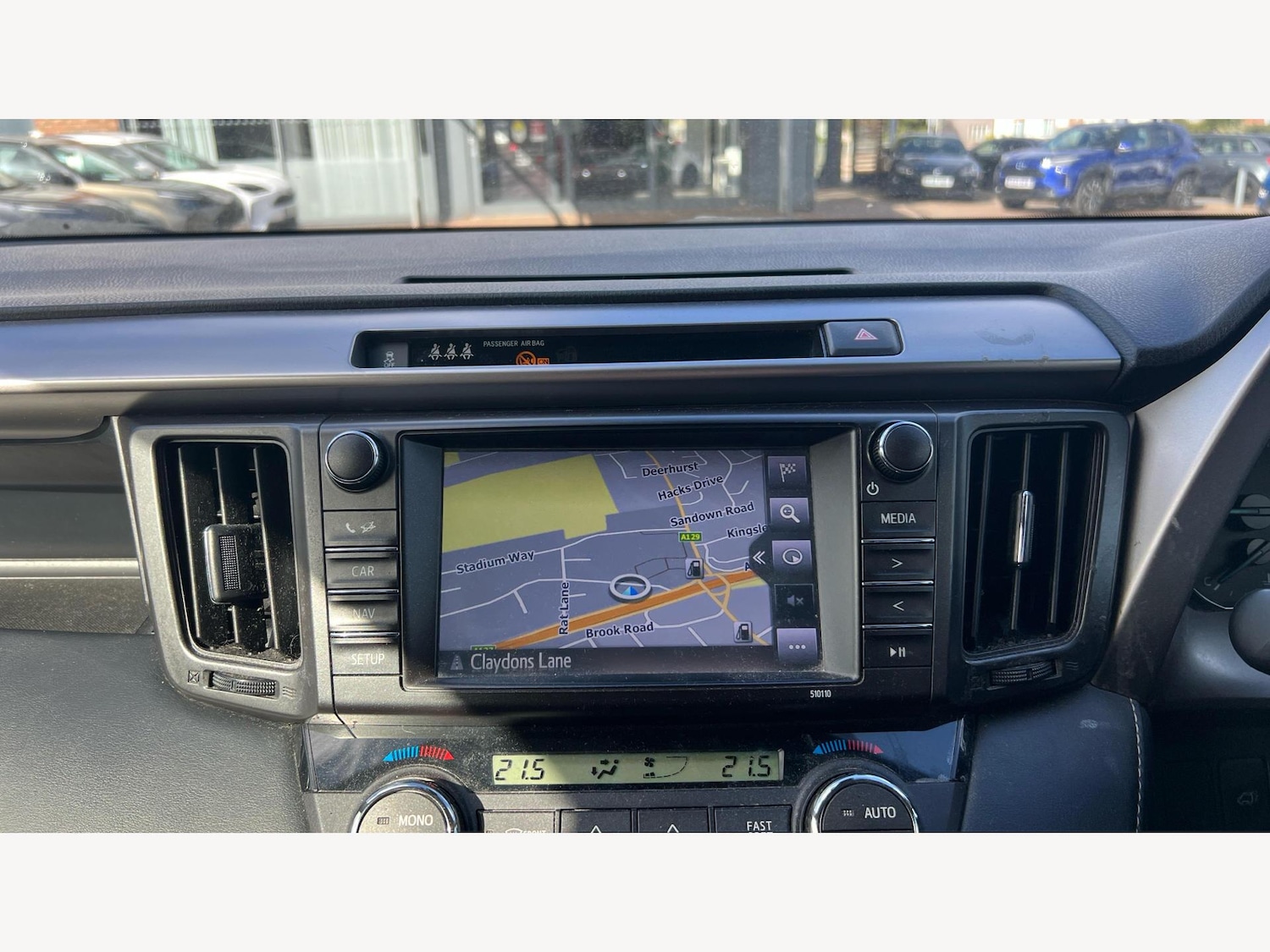 Used Toyota RAV4 2018 for sale - 76200168: Photo 9