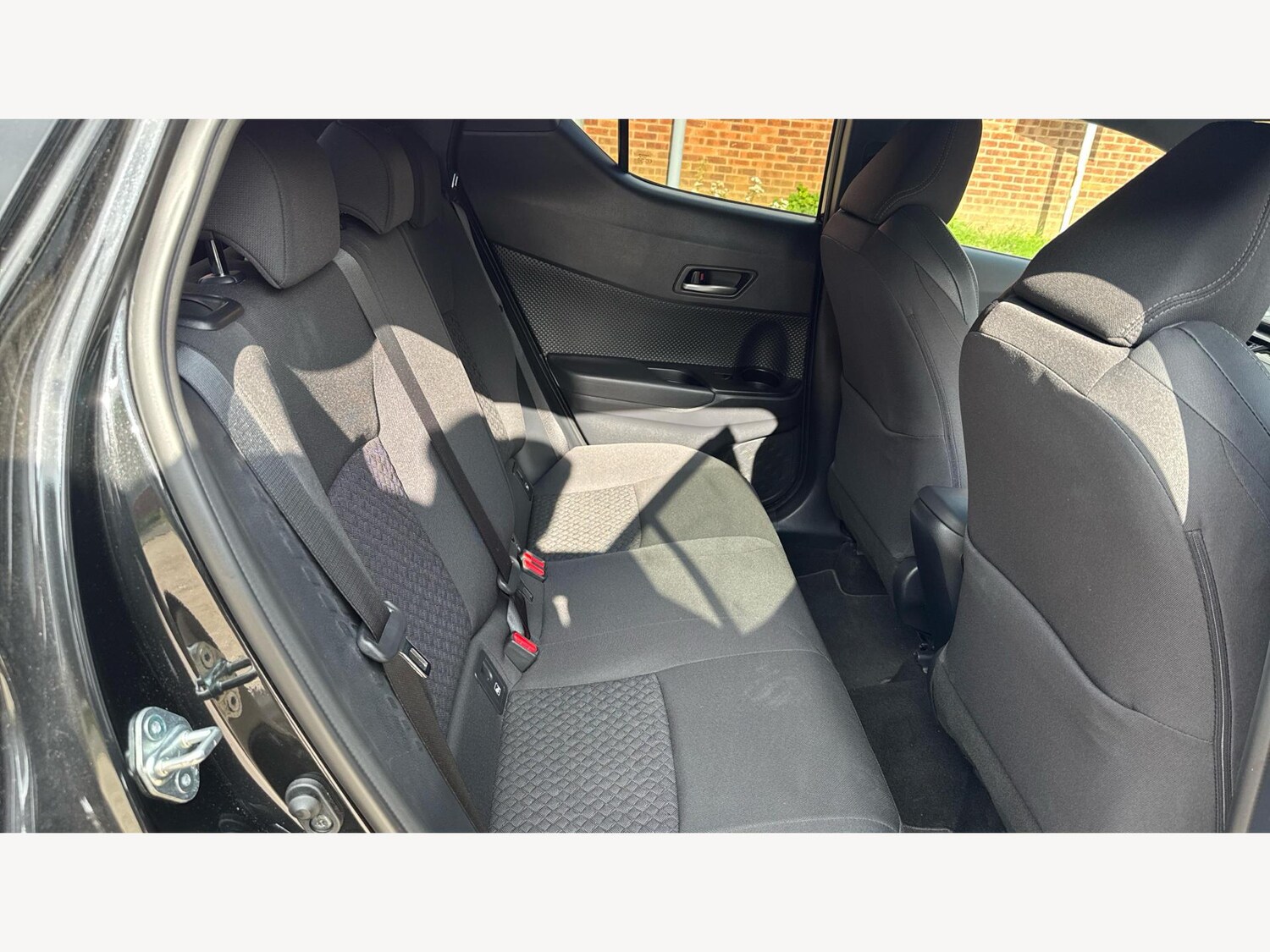 Used Toyota C-HR 2023 for sale - 76370113: Photo 14