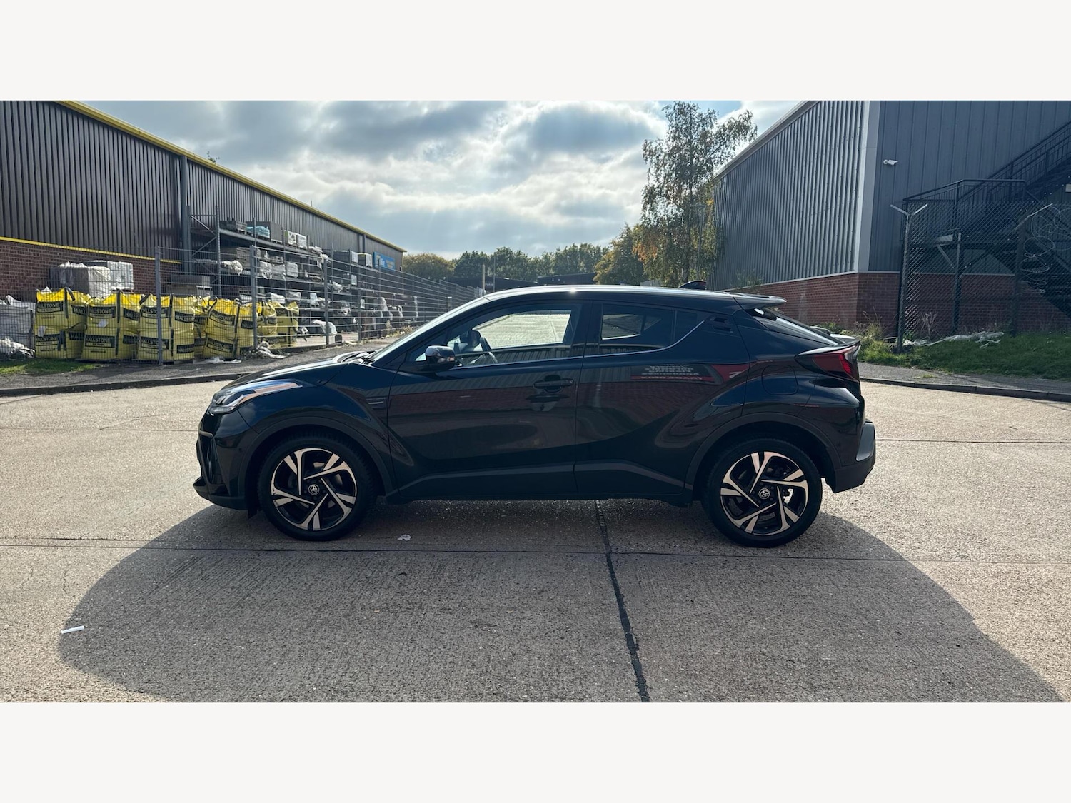 Used Toyota C-HR 2023 for sale - 76370113: Photo 19