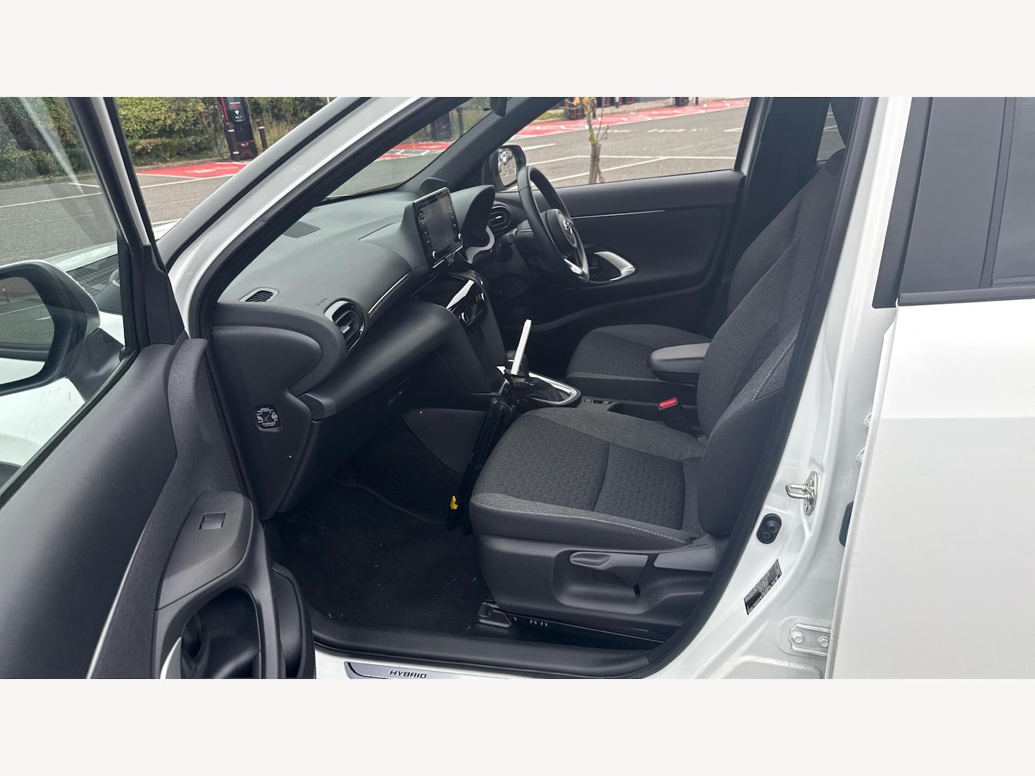 Used Toyota Yaris Cross 2024 for sale - 76371591: Photo 12