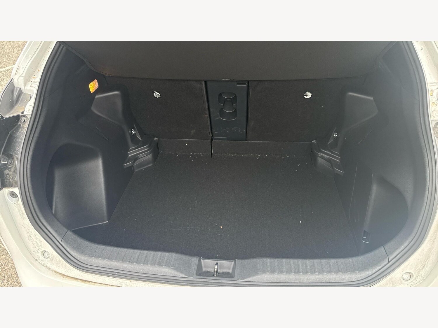 Used Toyota Yaris Cross 2024 for sale - 76371591: Photo 16