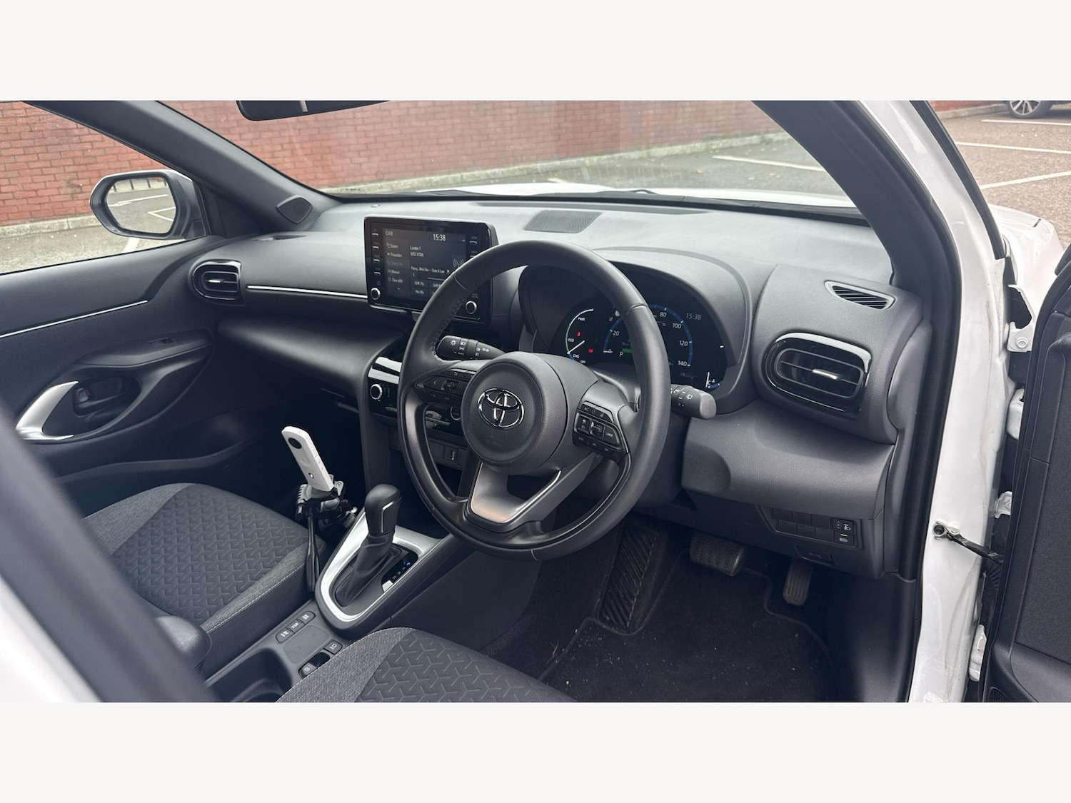 Used Toyota Yaris Cross 2024 for sale - 76371591: Photo 7