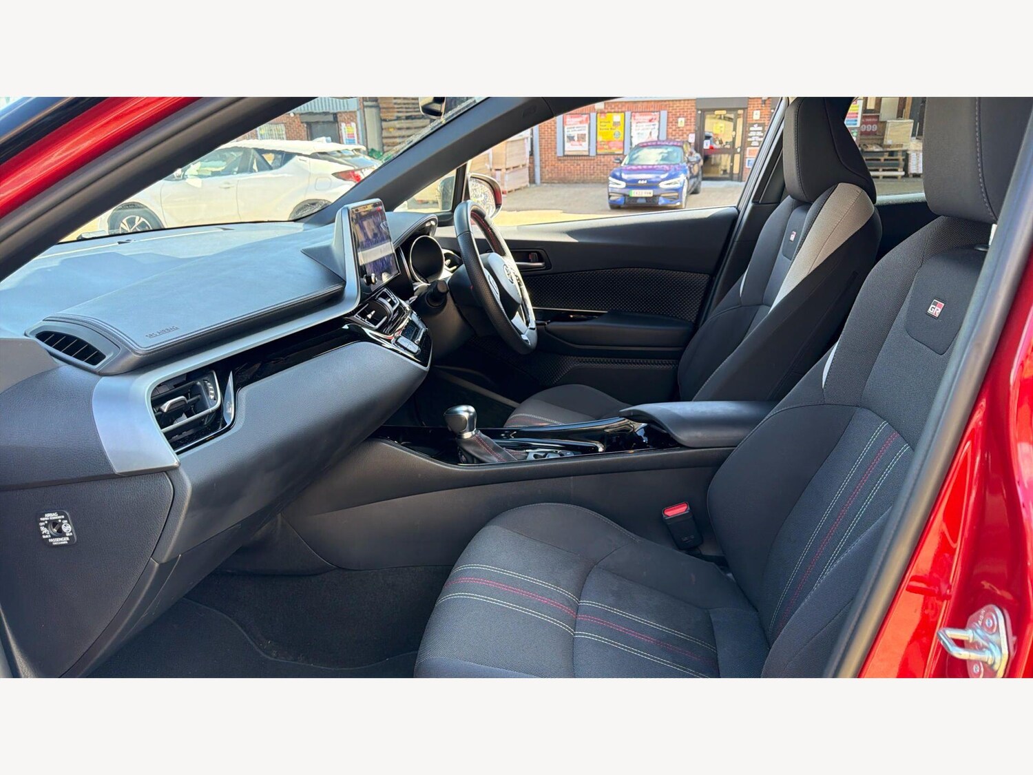 Used Toyota C-HR 2023 for sale - 77909232: Photo 12