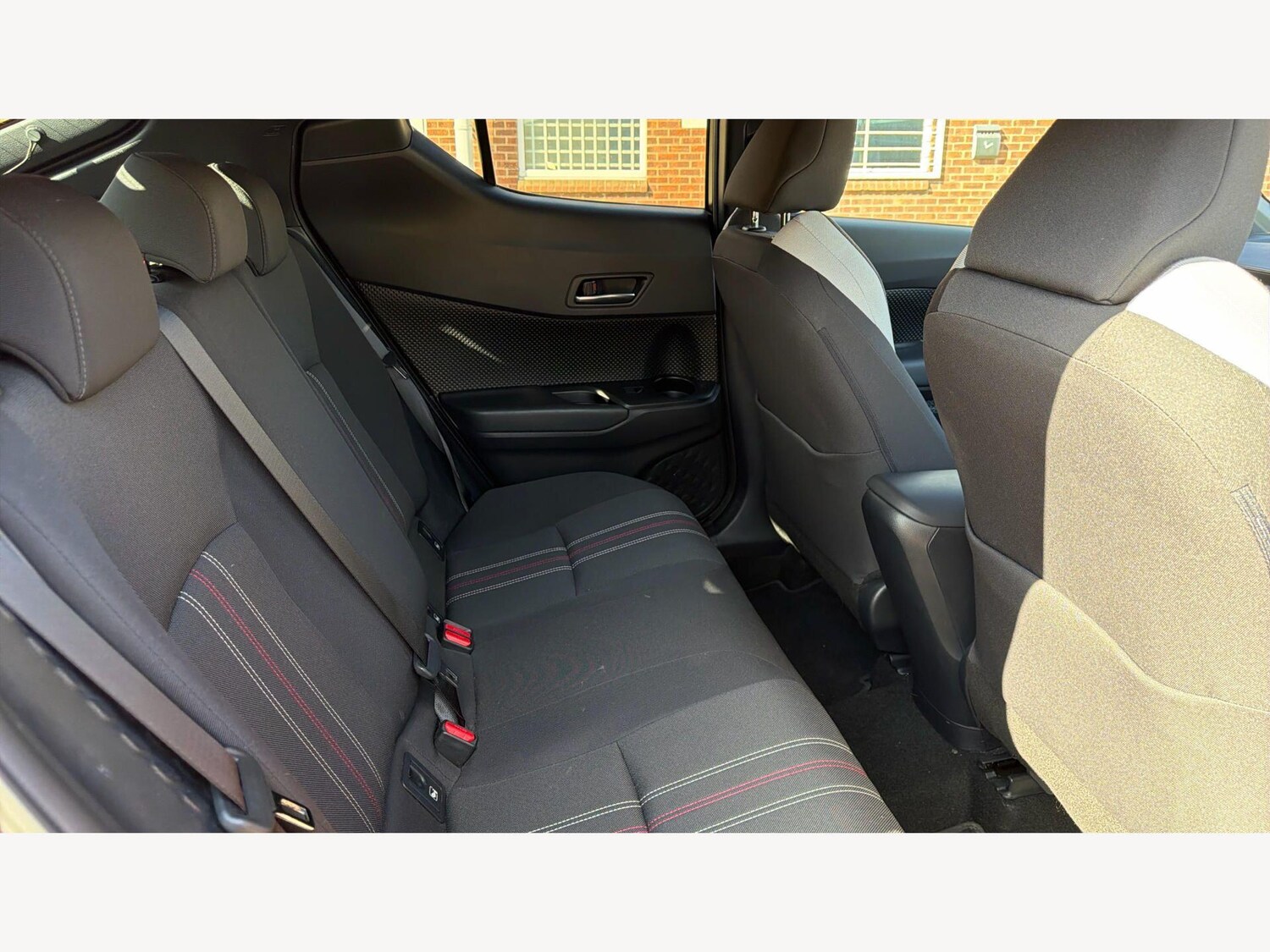 Used Toyota C-HR 2023 for sale - 77909232: Photo 14