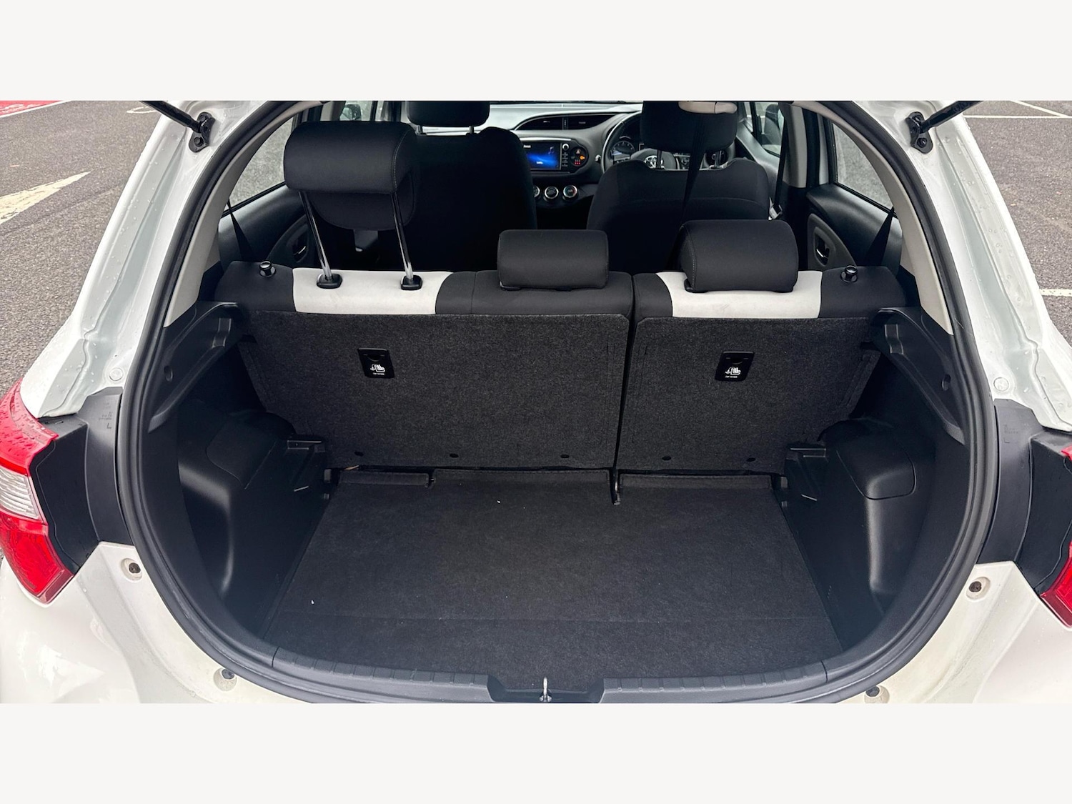 Used Toyota Yaris 2017 for sale - 76612785: Photo 16