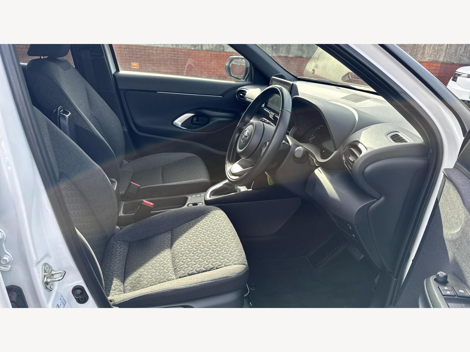 Used Toyota Yaris Cross 2024 for sale - 76370155: Photo 13