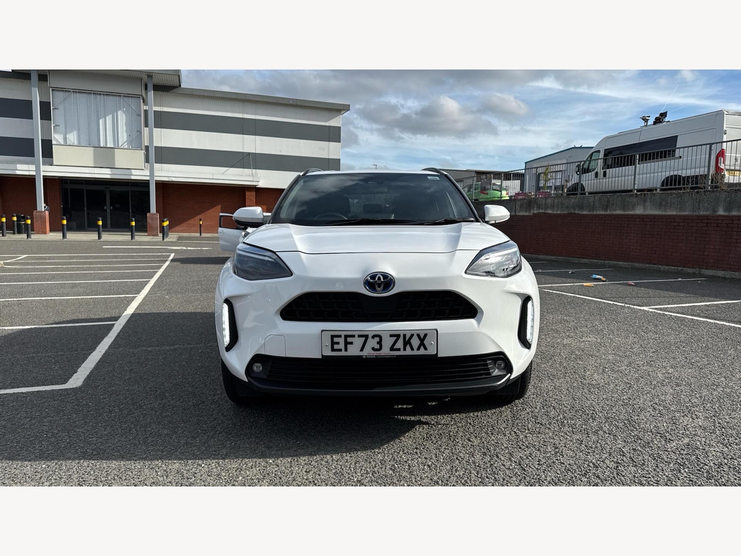 Used Toyota Yaris Cross 2024 for sale - 76370155: Photo 17