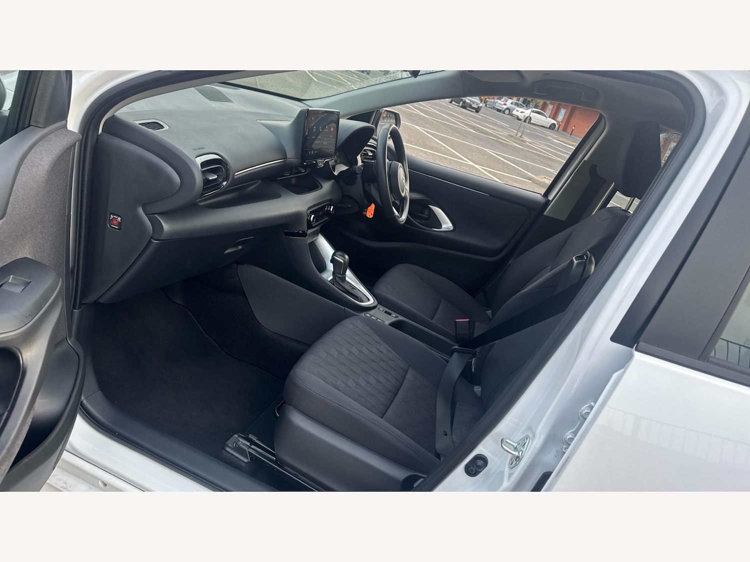 Used Toyota Yaris 2024 for sale - 76371471: Photo 12
