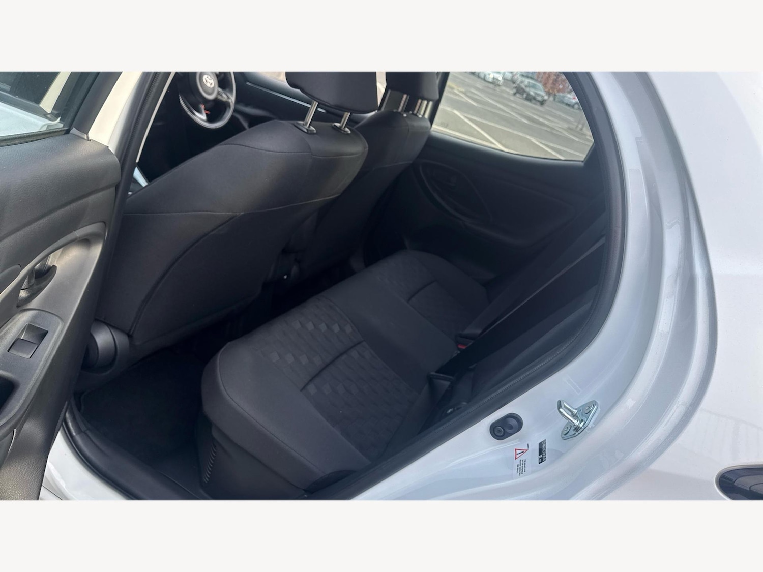 Used Toyota Yaris 2024 for sale - 76371471: Photo 15