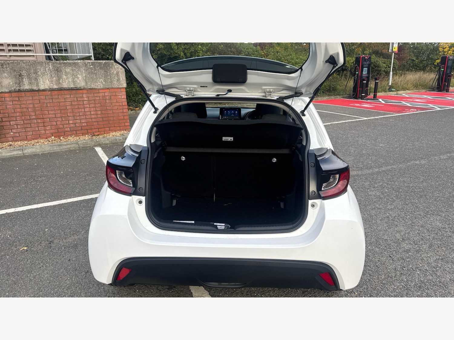 Used Toyota Yaris 2024 for sale - 76371471: Photo 16