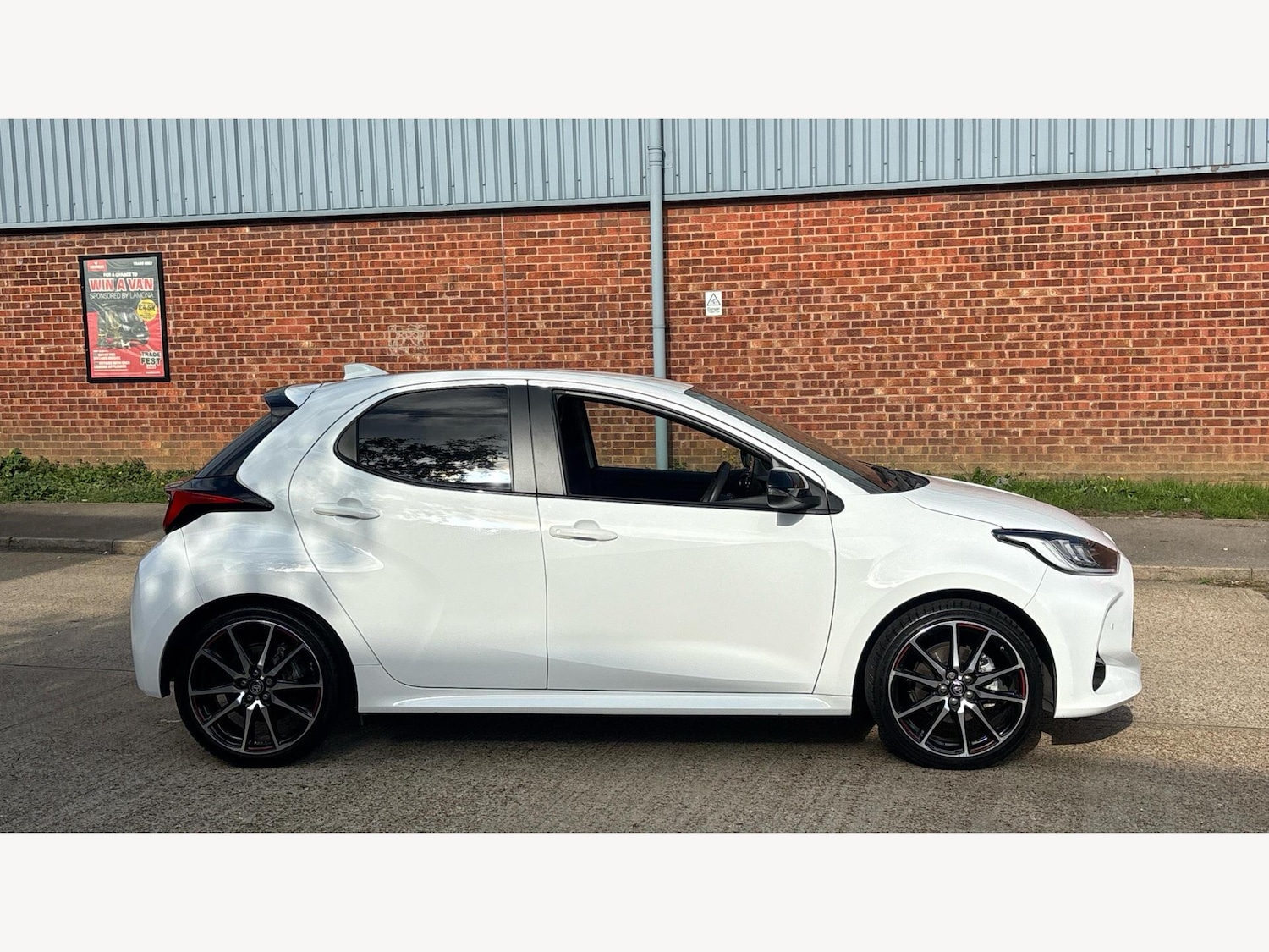 Used Toyota Yaris 2023 for sale - 76370370: Photo 18
