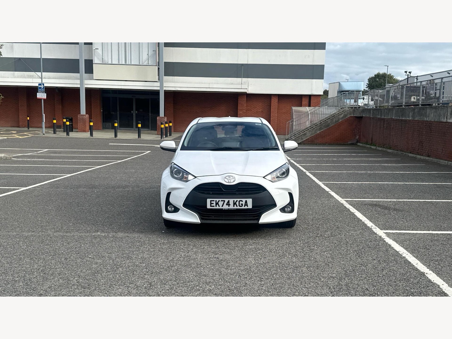 Used Toyota Yaris 2024 for sale - 76371725: Photo 17